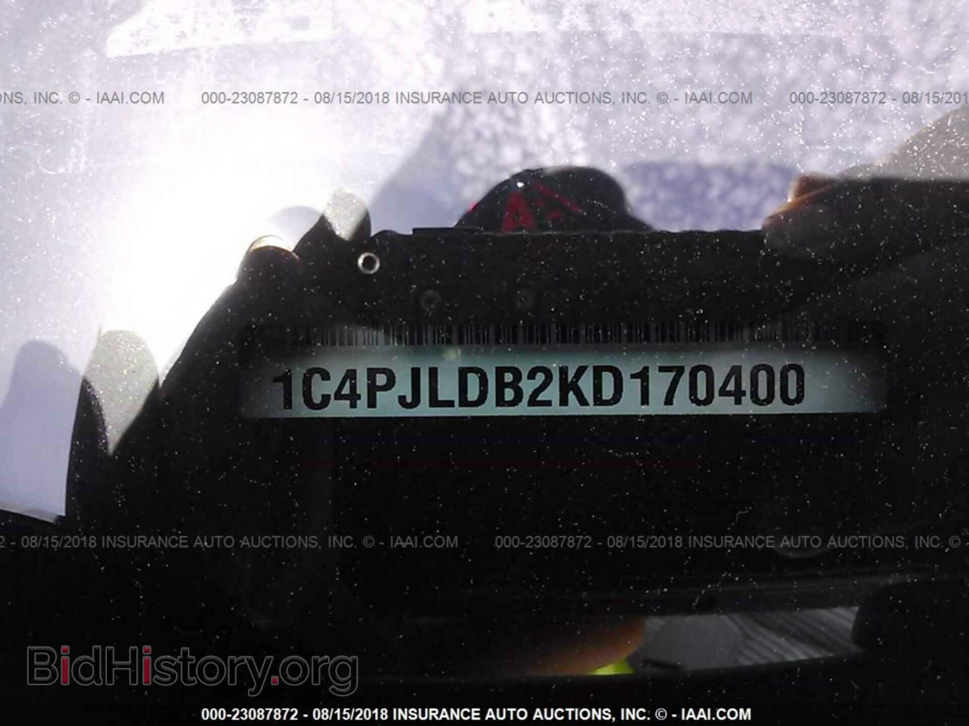 2019 Jeep Cherokee - VIN: 1C4PJLDB2KD170400 - Photo 9