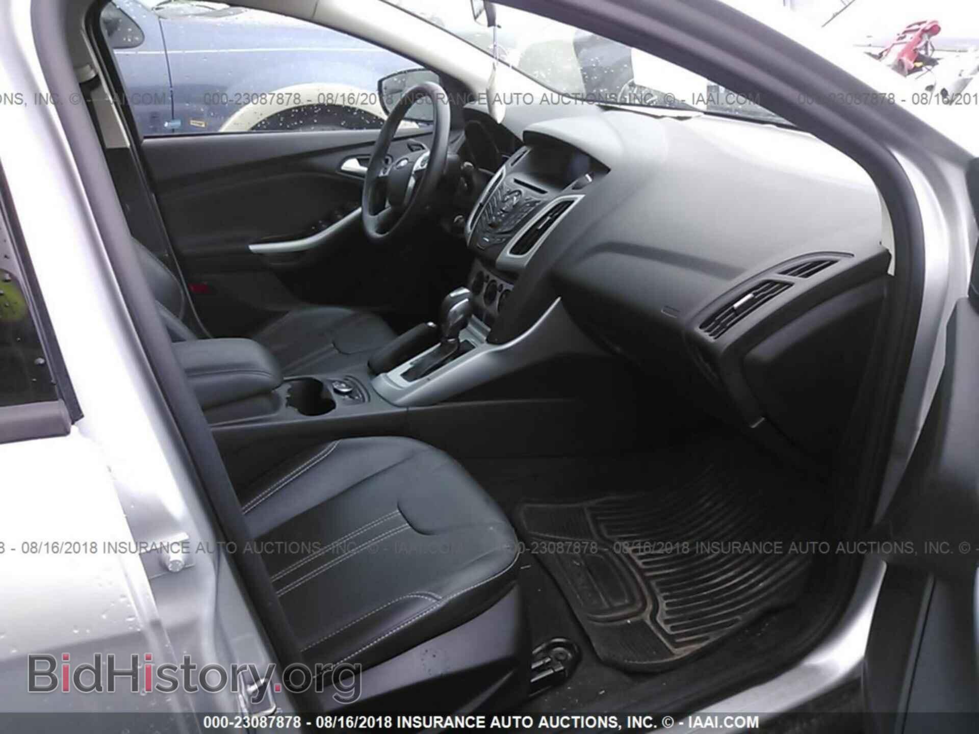 2014 Ford Focus - VIN: 1FADP3F23EL371382 - Photo 5