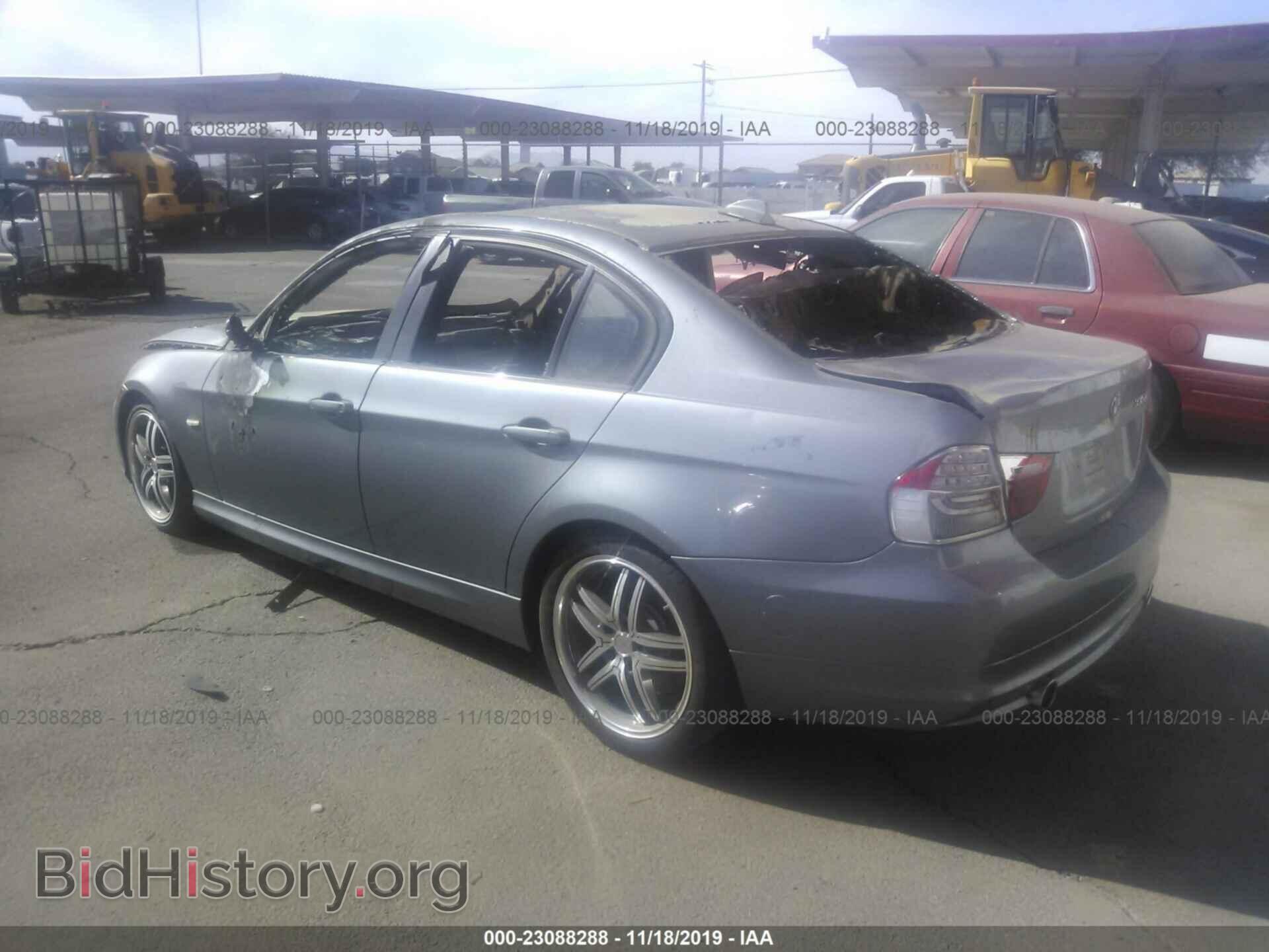 2011 BMW 335 - VIN: WBAPN7C58BA782011 - Photo 3