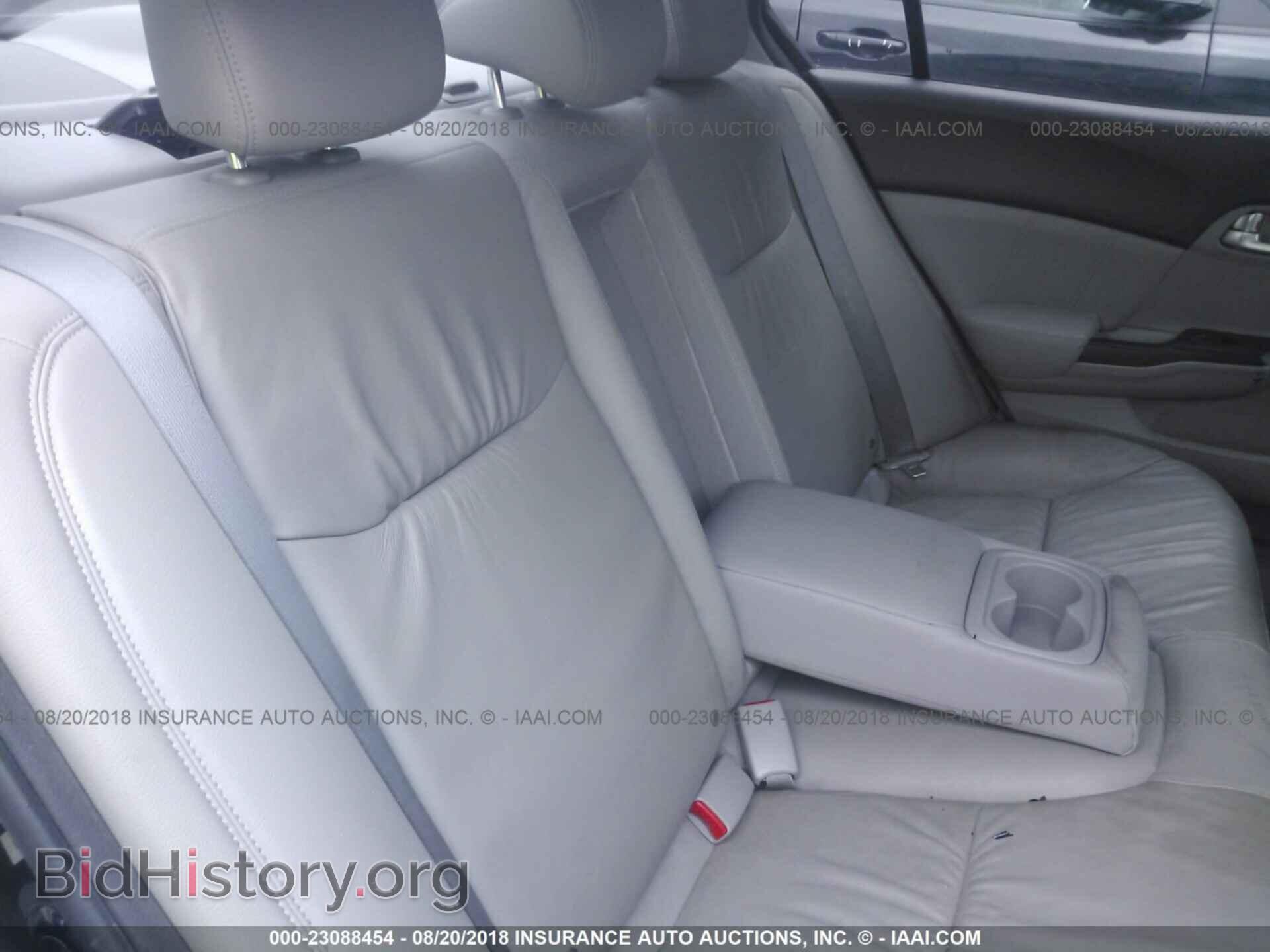 2012 Honda Civic - VIN: 19XFB2F92CE307736 - Photo 8