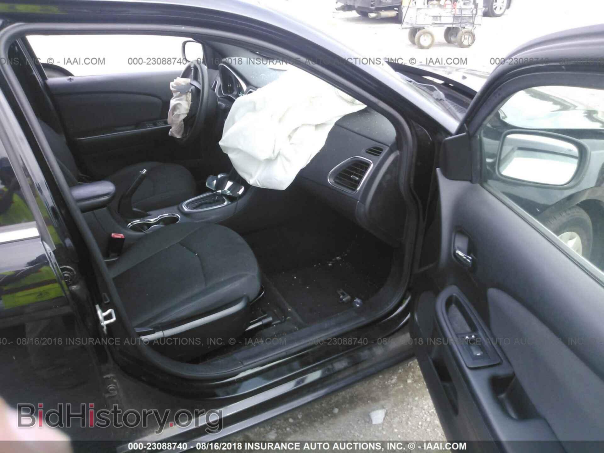 2011 Chrysler 200 - VIN: 1C3BC4FB7BN570183 - Photo 5