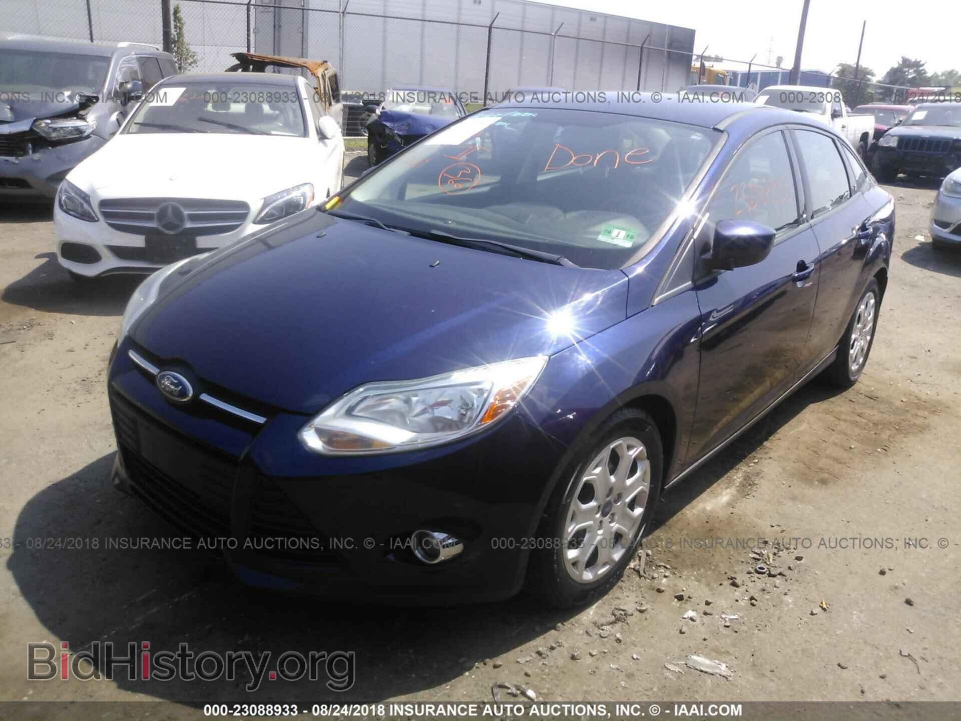 2012 Ford Focus - VIN: 1FAHP3F27CL122677 - Фото 2
