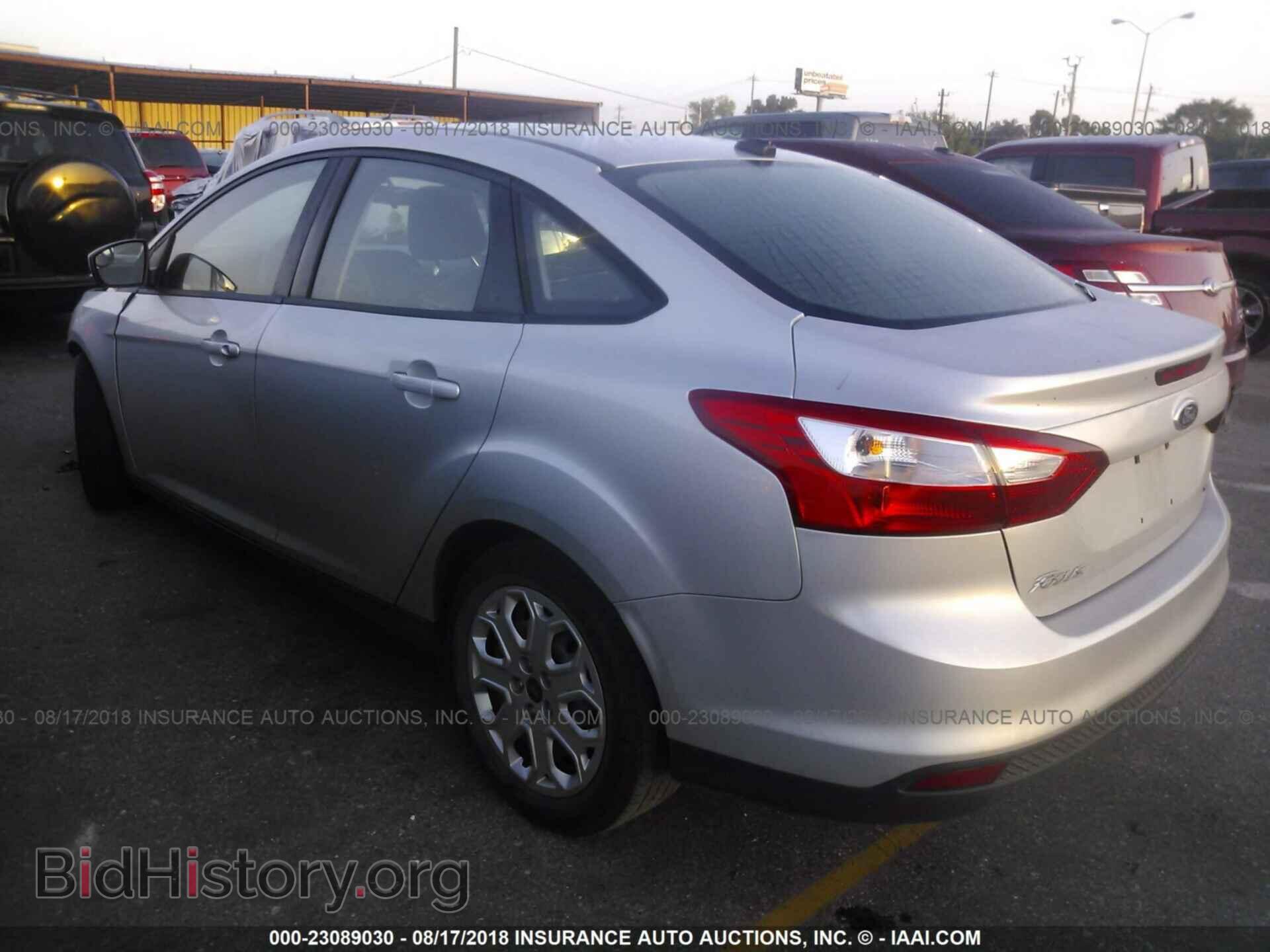 2012 Ford Focus - VIN: 1FAHP3F26CL186421 - Фото 3