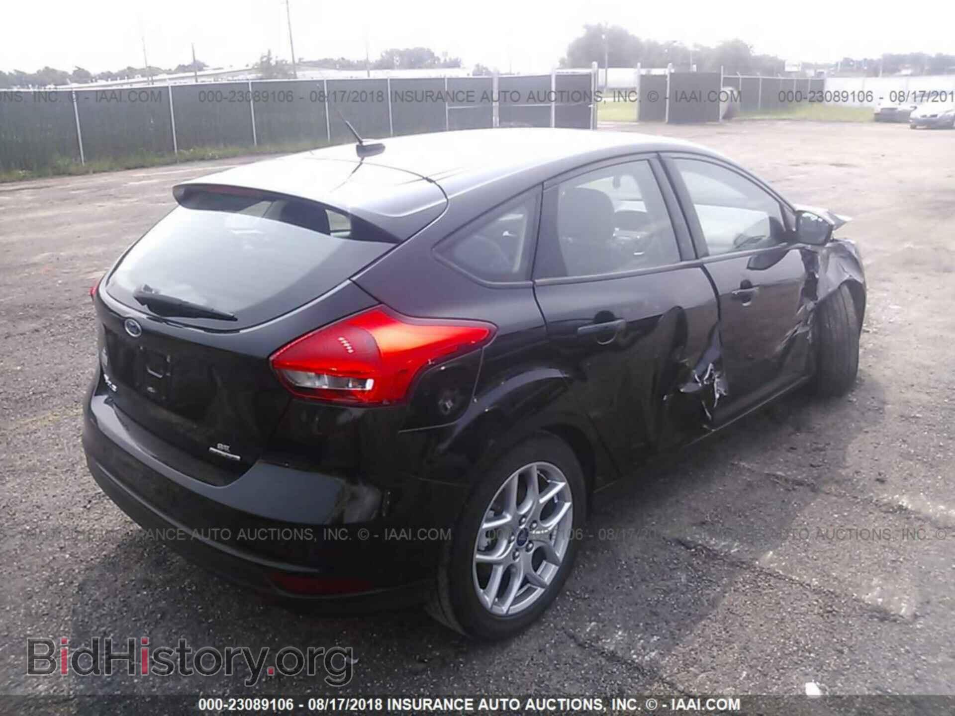 2015 Ford Focus - VIN: 1FADP3K2XFL313972 - Photo 4