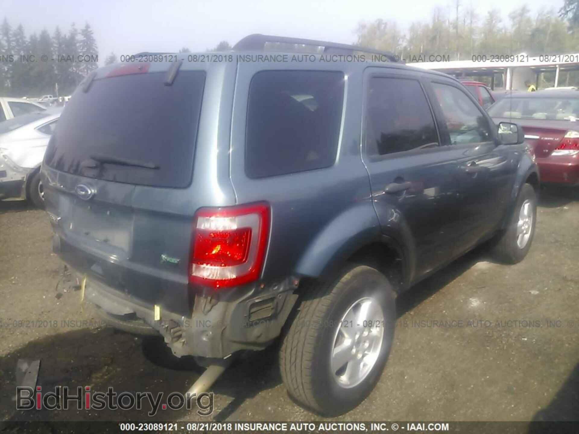 2011 Ford Escape - VIN: 1FMCU0DG3BKC30255 - Photo 4