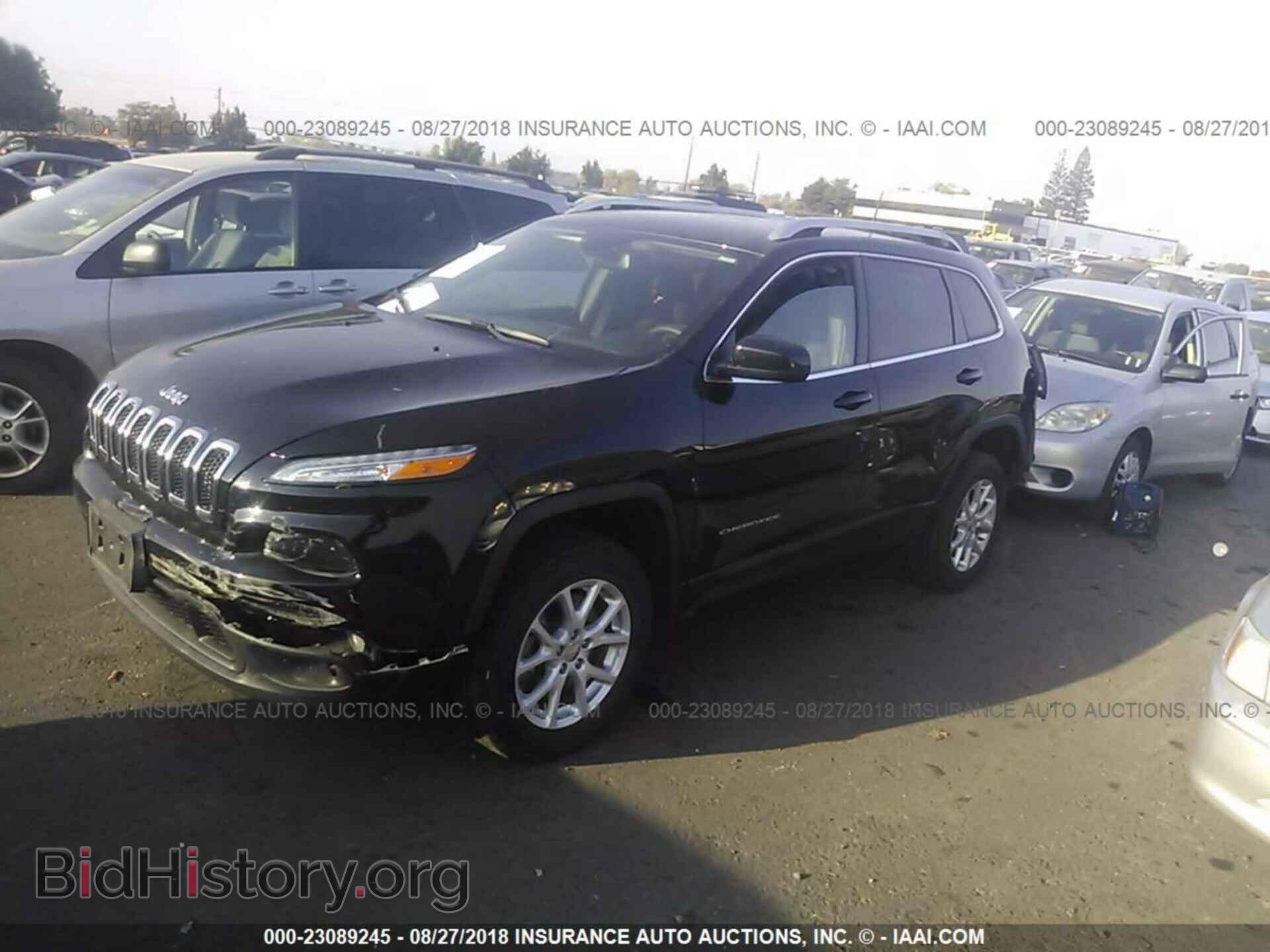 2017 Jeep Cherokee - VIN: 1C4PJMCS2HD230918 - Photo 2