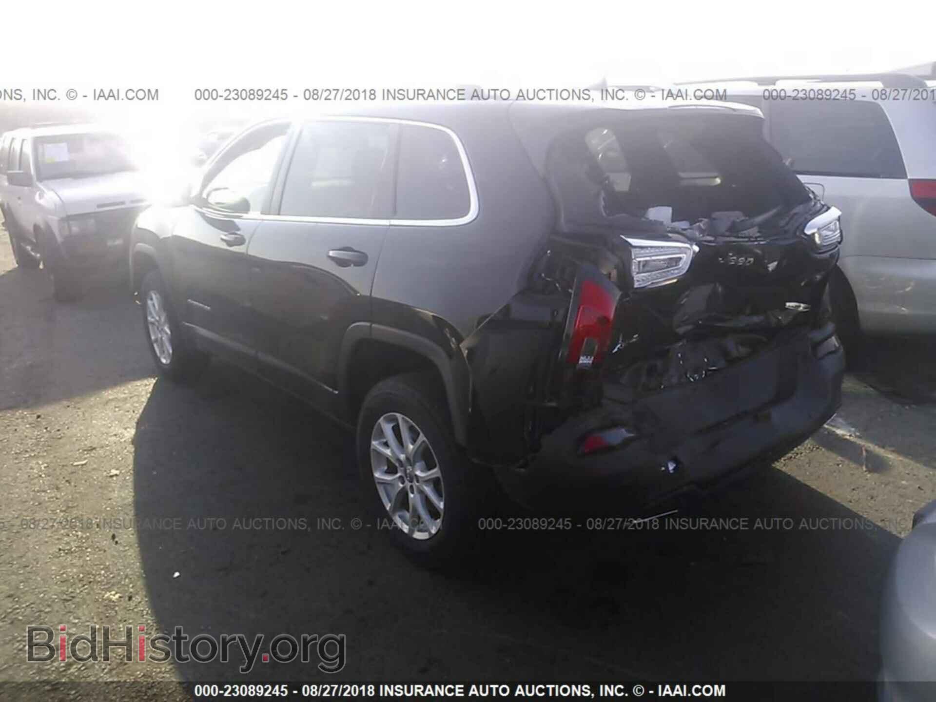 2017 Jeep Cherokee - VIN: 1C4PJMCS2HD230918 - Photo 3