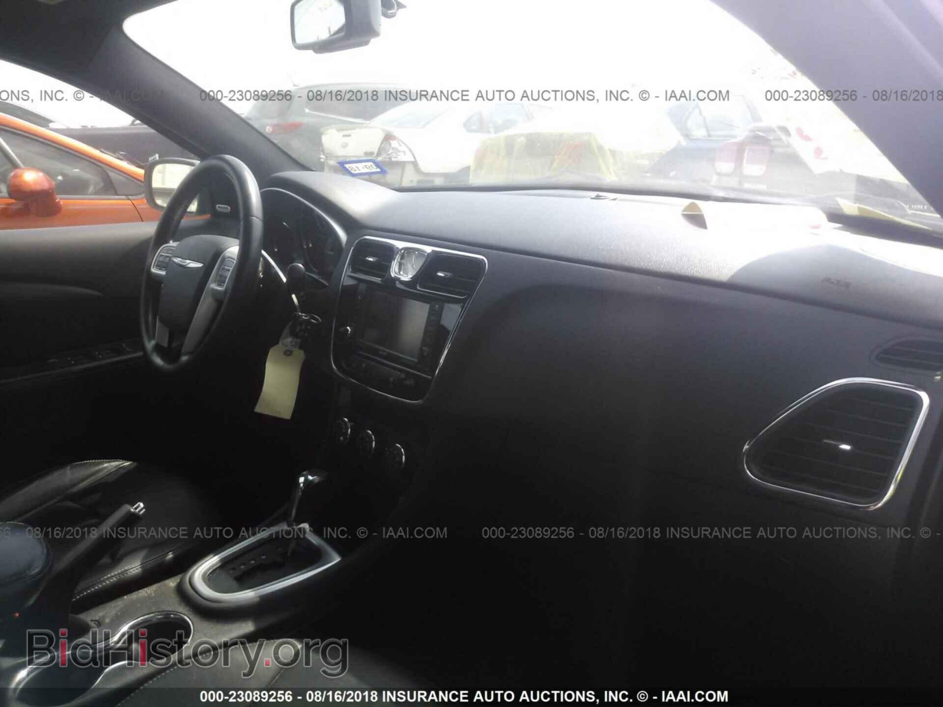 2011 Chrysler 200 - VIN: 1C3BC2FG2BN527192 - Photo 5