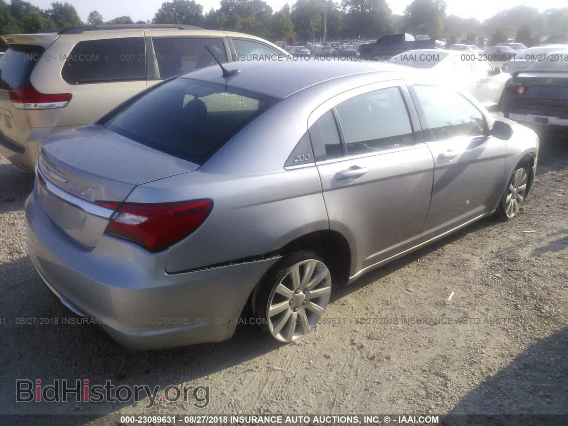 2013 Chrysler 200 - VIN: 1C3CCBBG0DN608043 - Фото 4