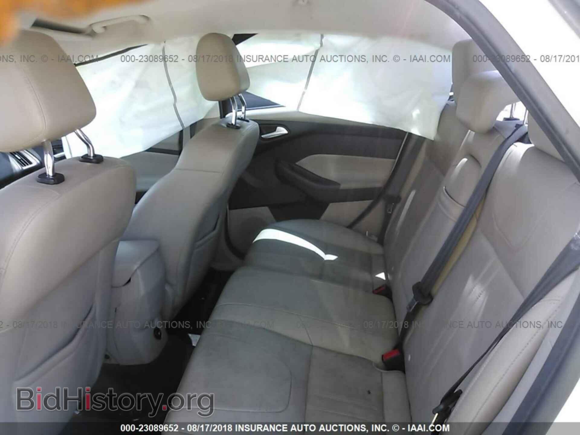 2012 Ford Focus - VIN: 1FAHP3H28CL105111 - Photo 8