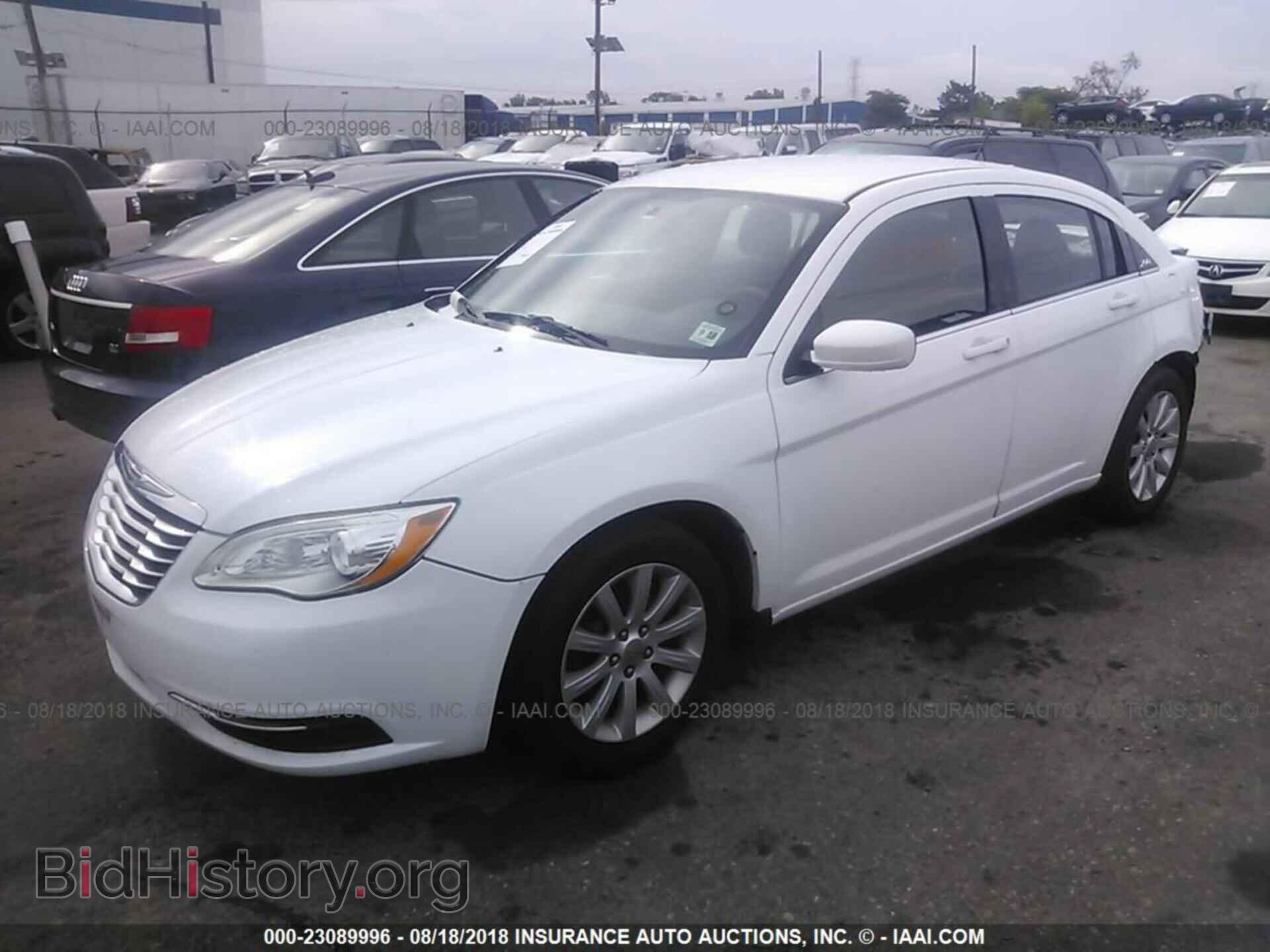 2013 Chrysler 200 - VIN: 1C3CCBBG7DN532241 - Photo 2