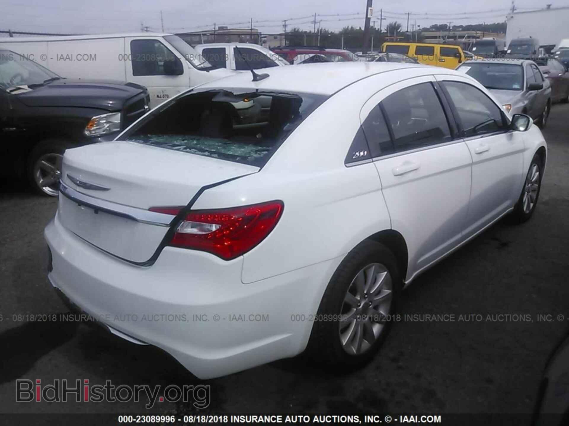 2013 Chrysler 200 - VIN: 1C3CCBBG7DN532241 - Photo 4