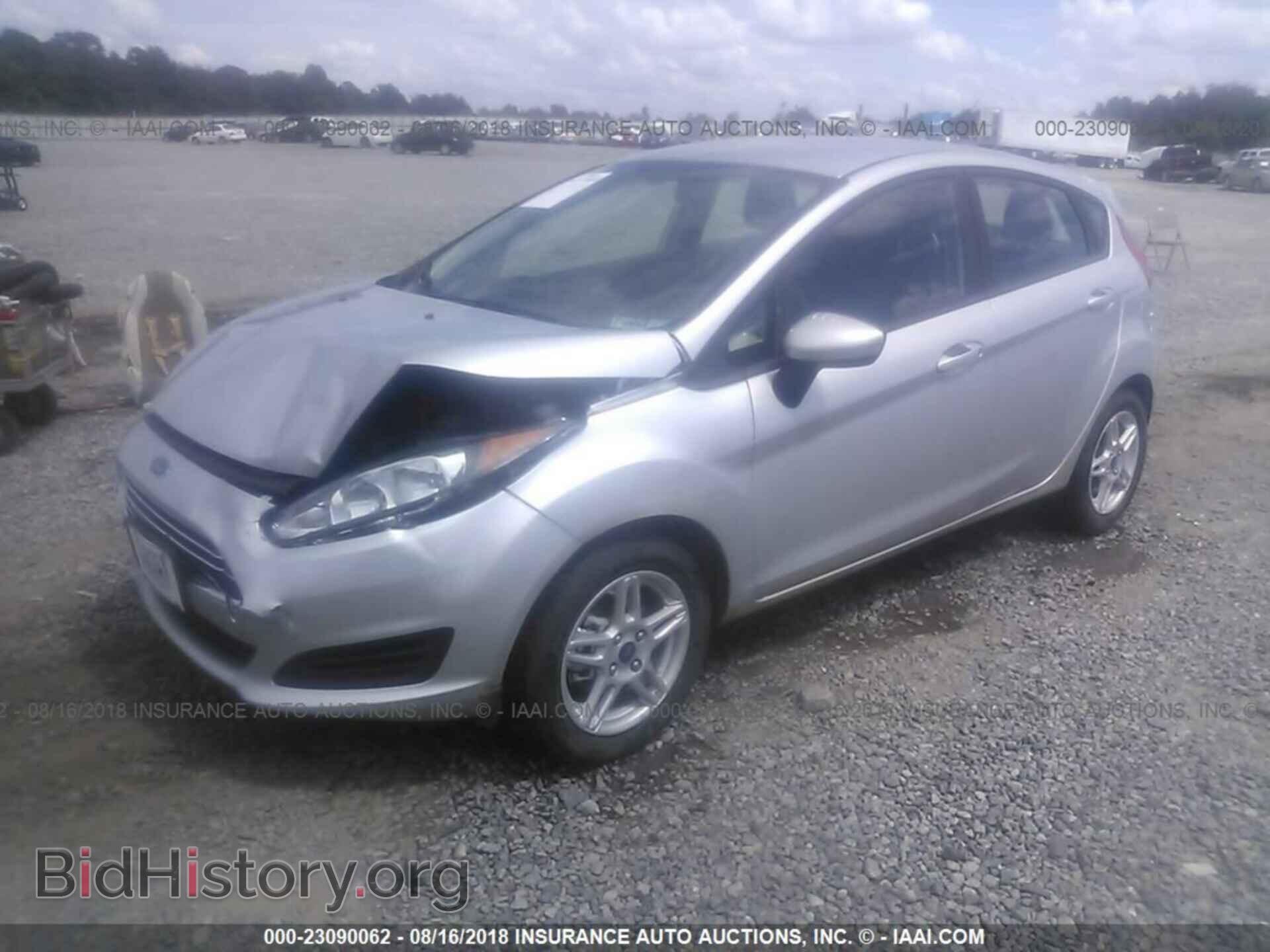 2018 Ford Fiesta - VIN: 3FADP4EJ3JM113306 - Фото 2