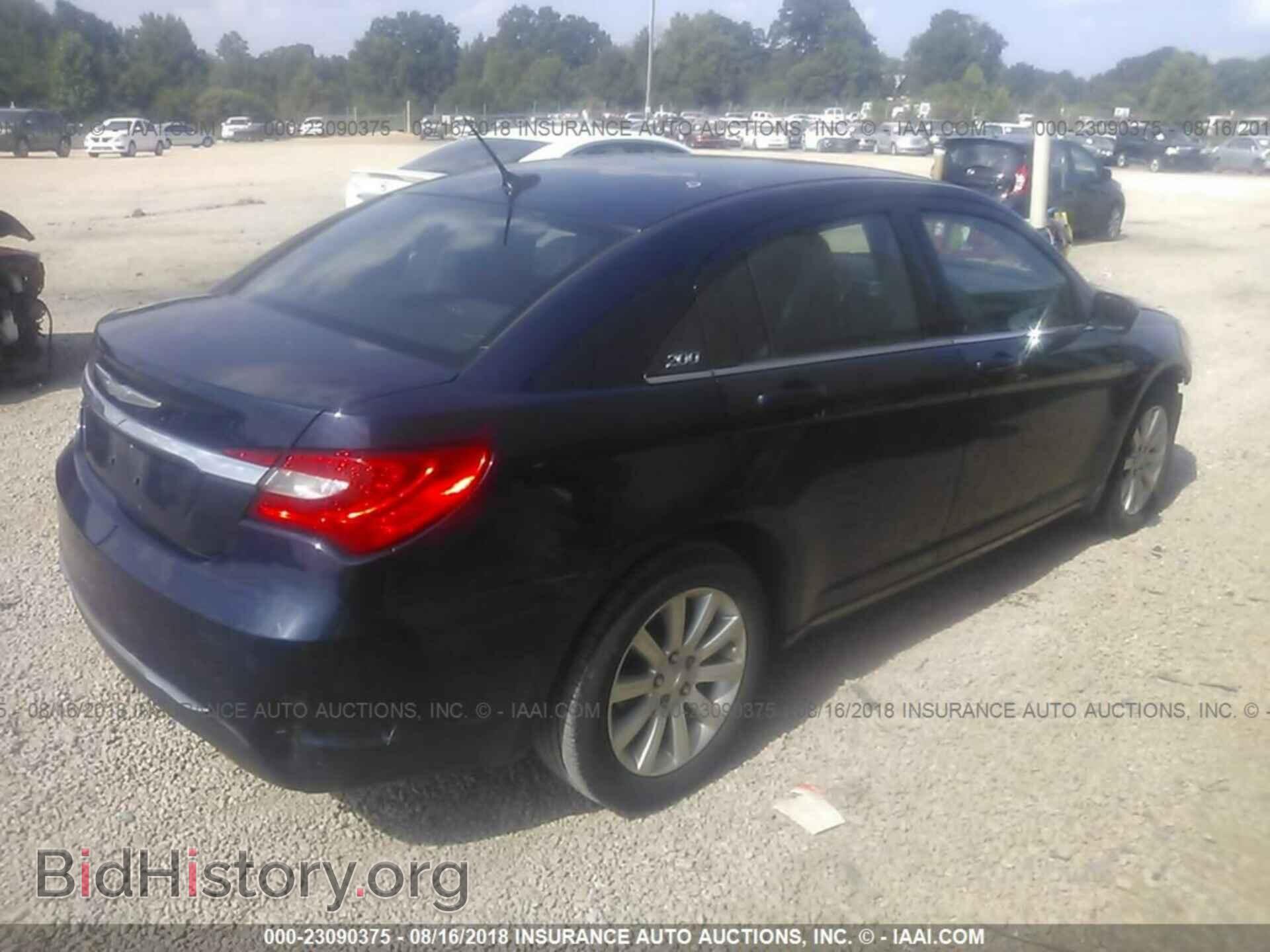 2013 Chrysler 200 - VIN: 1C3CCBBB5DN672812 - Photo 4