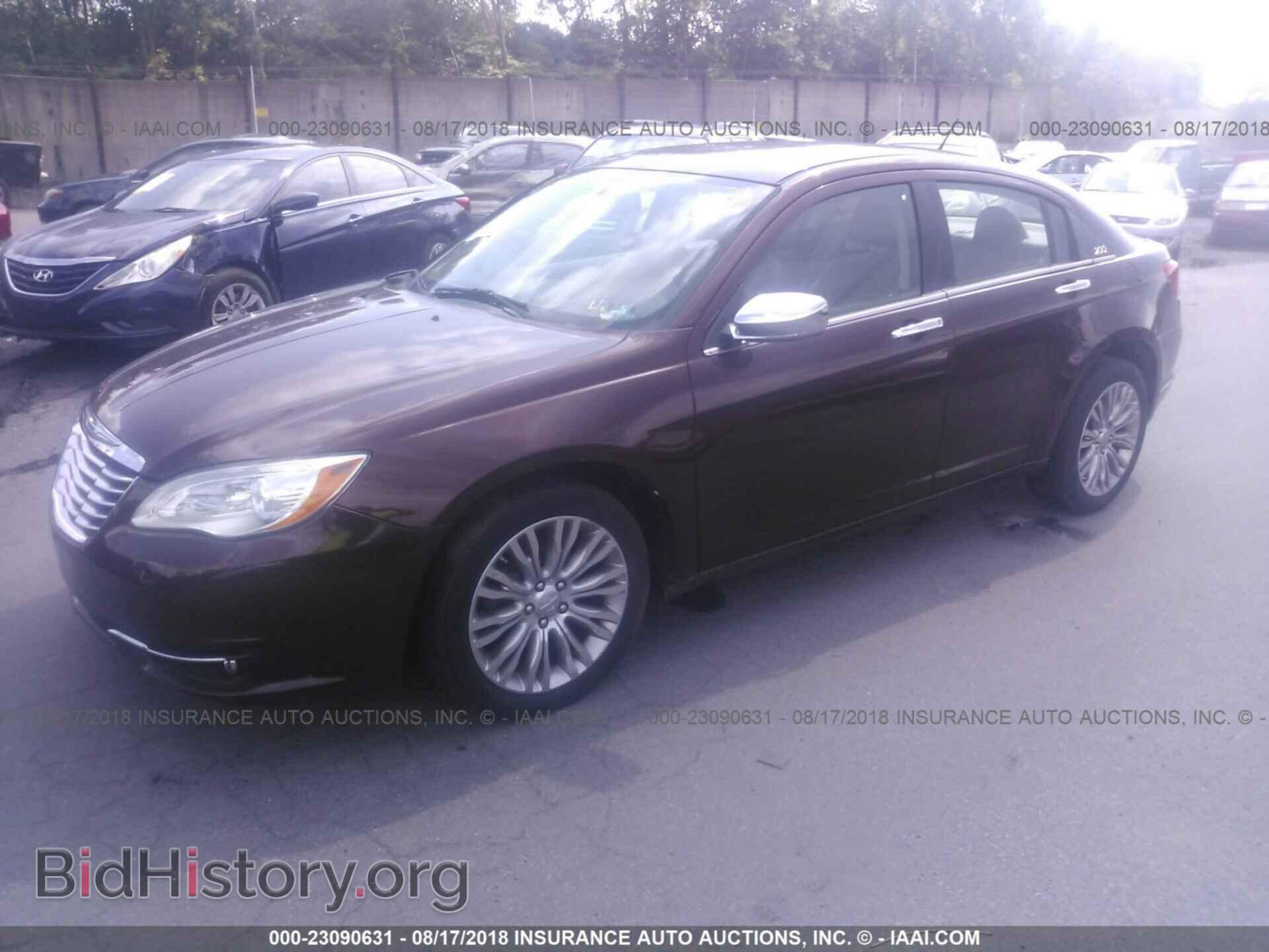 2013 Chrysler 200 - VIN: 1C3CCBCG6DN520774 - Photo 2