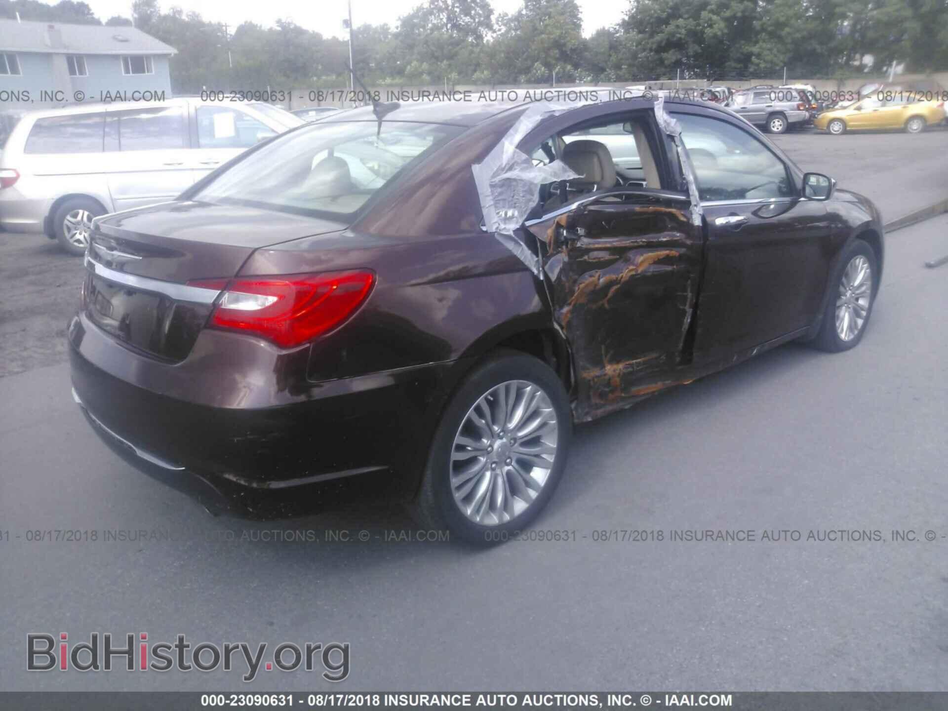 2013 Chrysler 200 - VIN: 1C3CCBCG6DN520774 - Photo 4