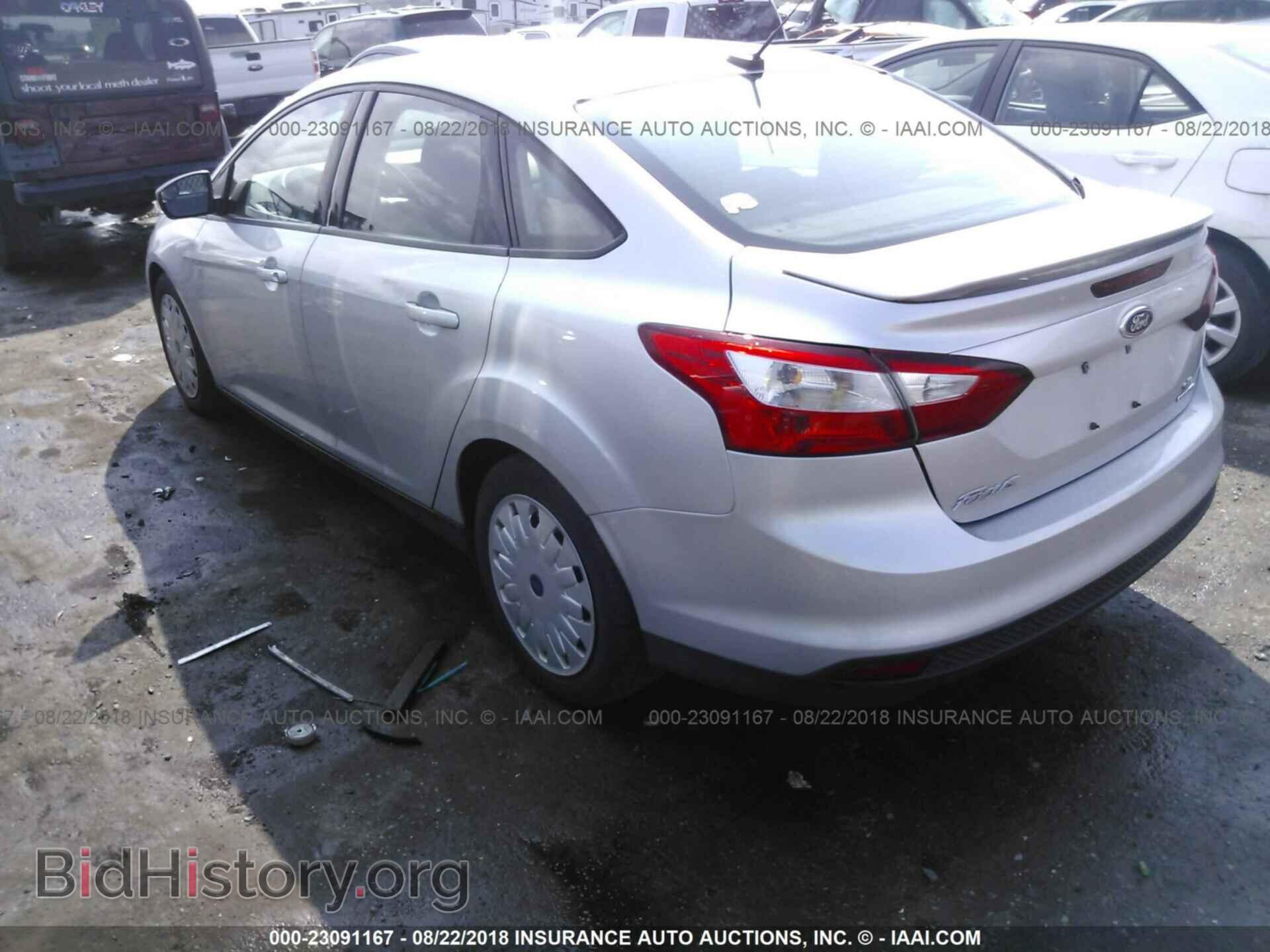 2014 Ford Focus - VIN: 1FADP3F24EL121911 - Фото 3