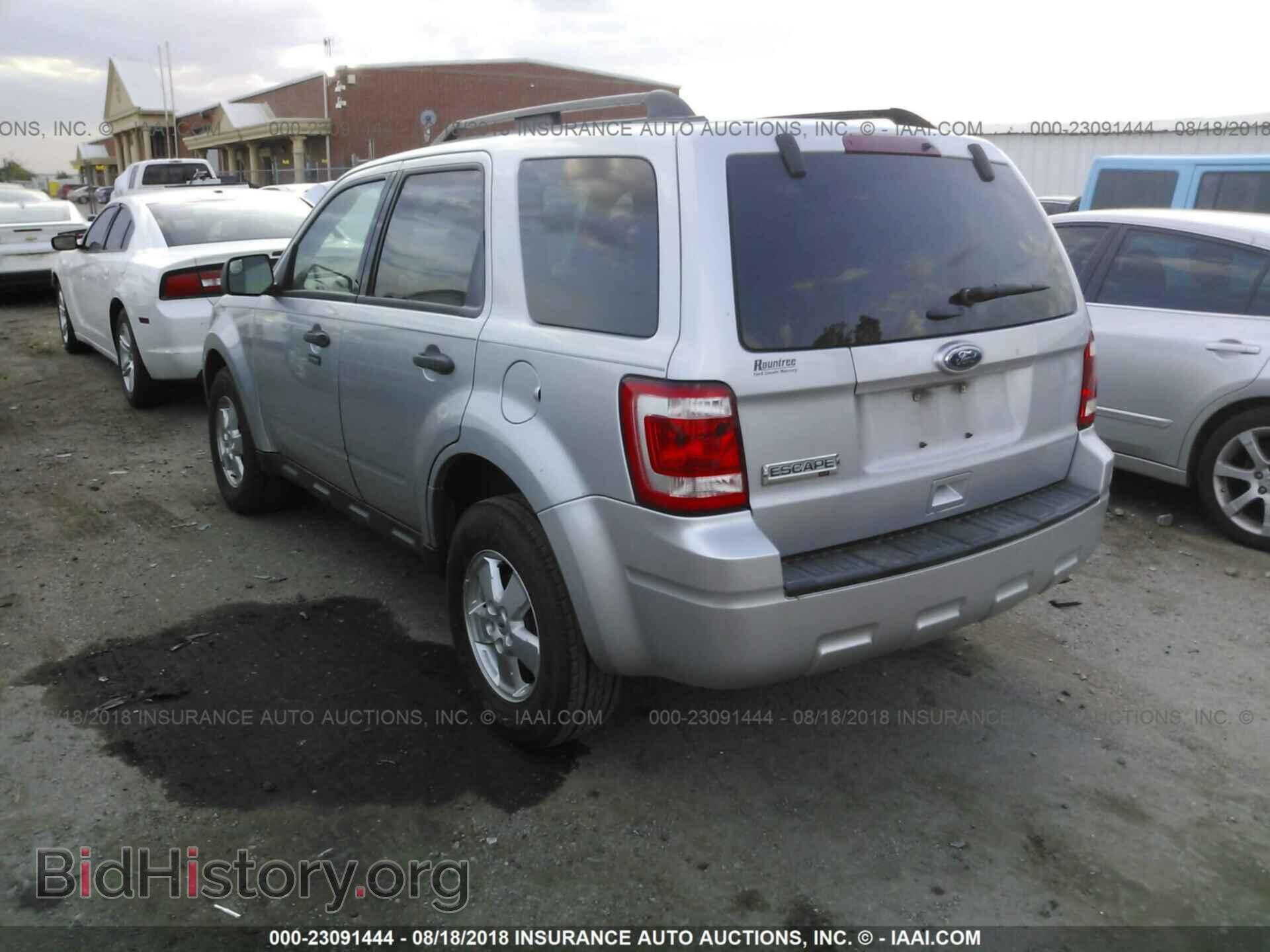 2011 Ford Escape - VIN: 1FMCU0D72BKC08764 - Фото 3