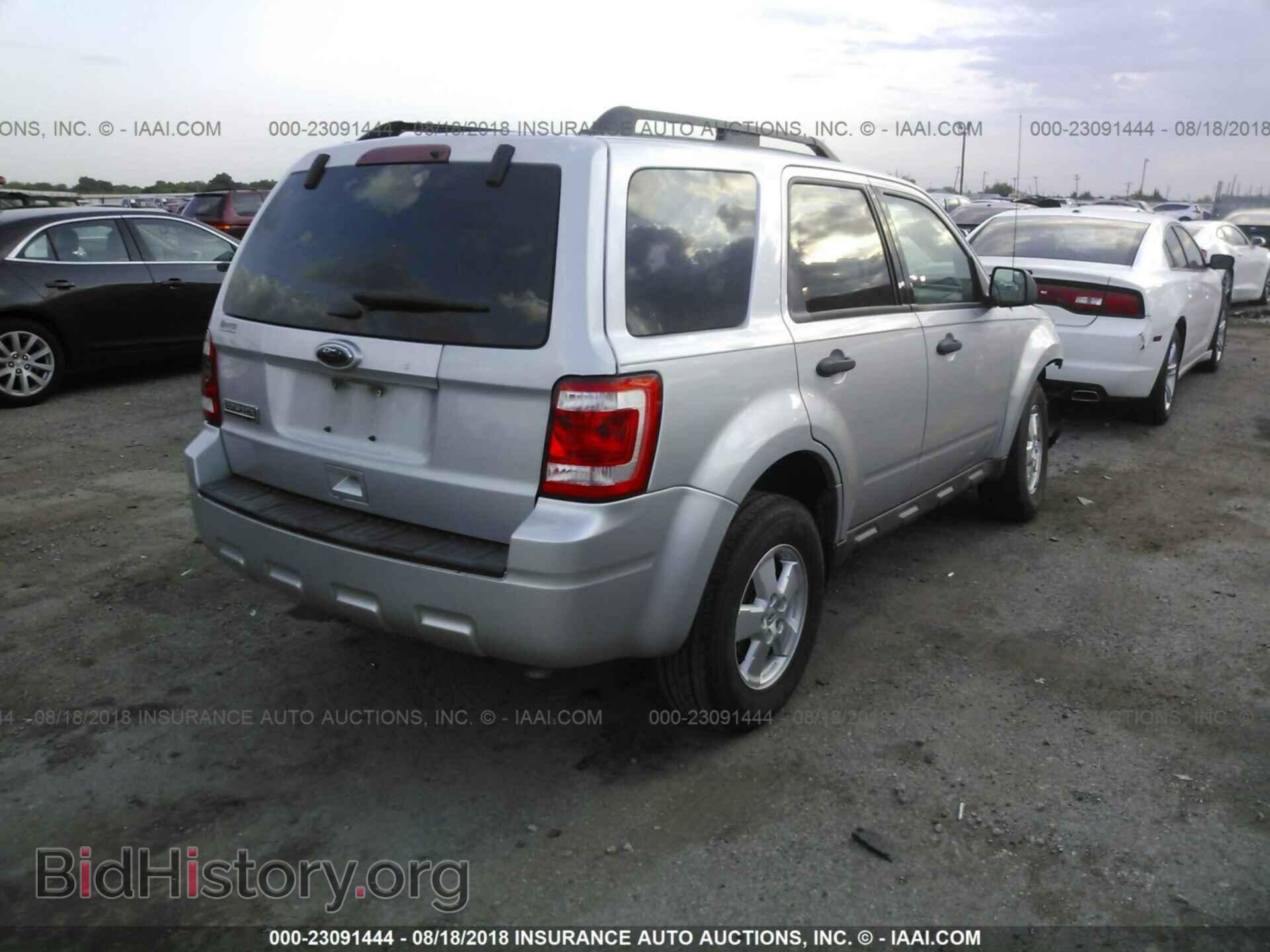 2011 Ford Escape - VIN: 1FMCU0D72BKC08764 - Фото 4