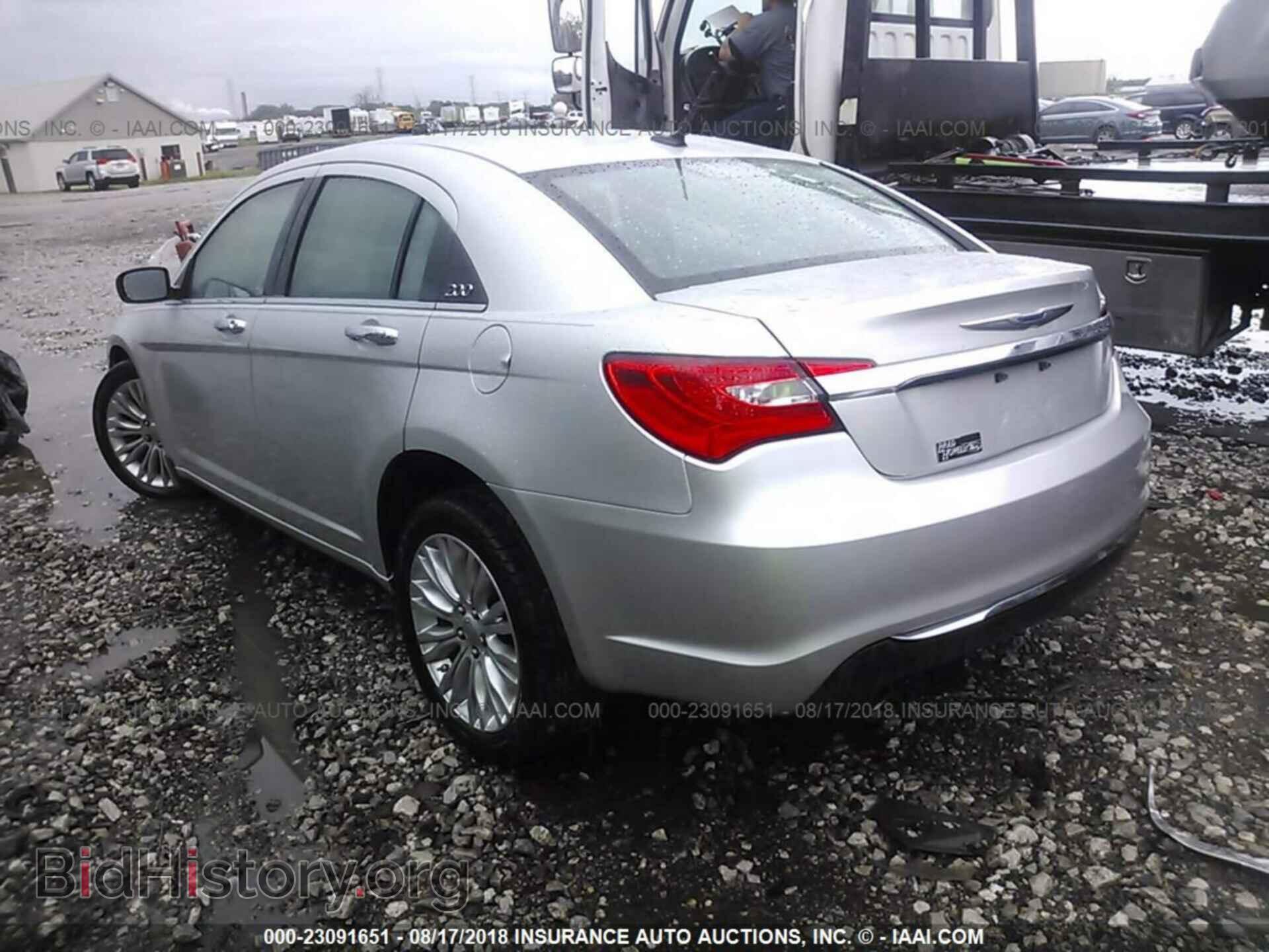2011 Chrysler 200 - VIN: 1C3BC2FG3BN580936 - Photo 3