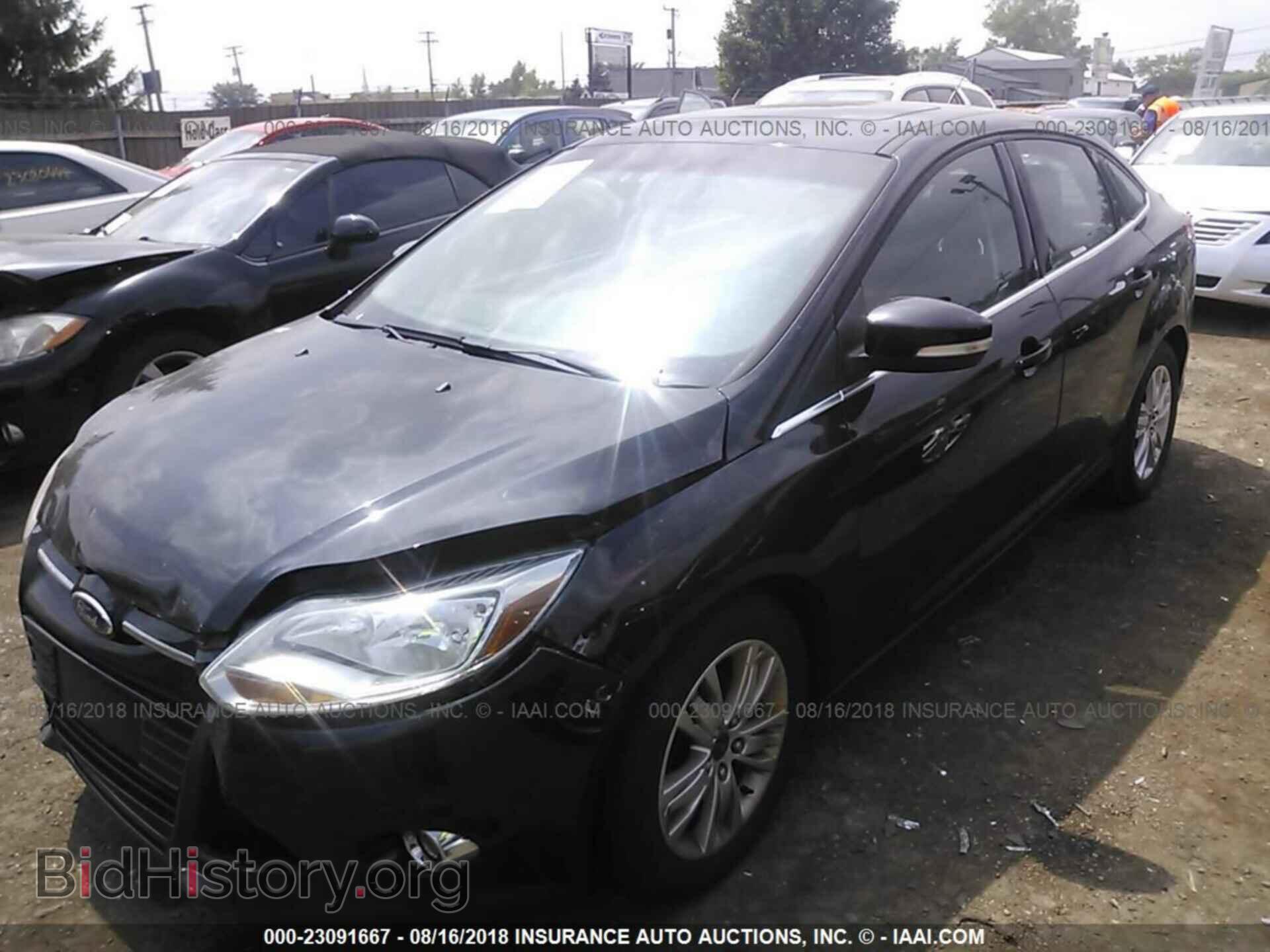 2012 Ford Focus - VIN: 1FAHP3H24CL255068 - Фото 2