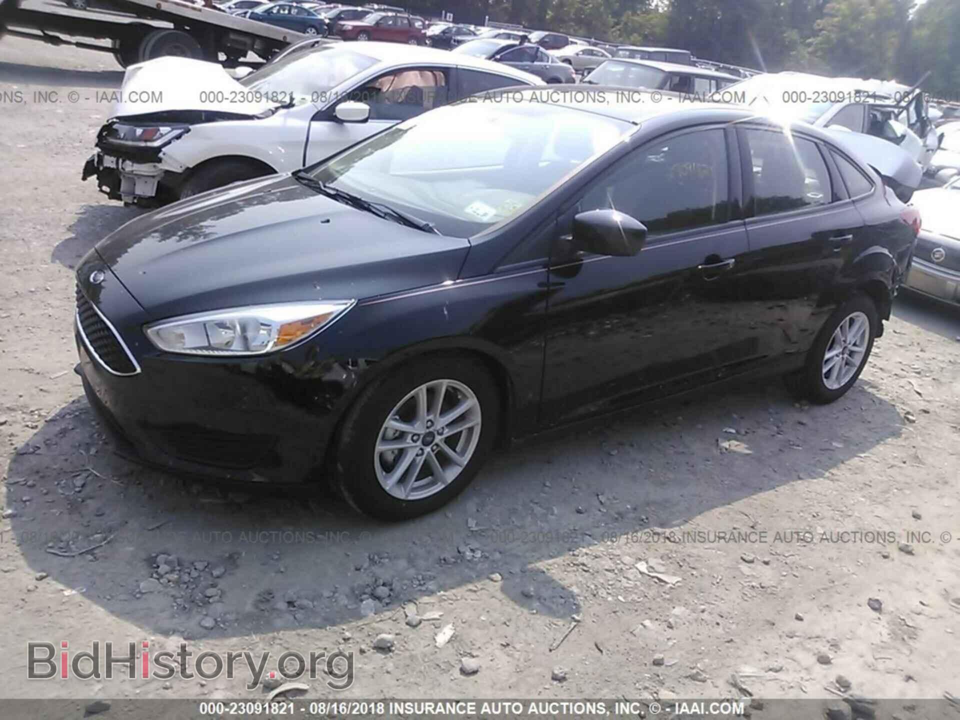 2018 Ford Focus - VIN: 1FADP3F28JL264564 - Фото 2