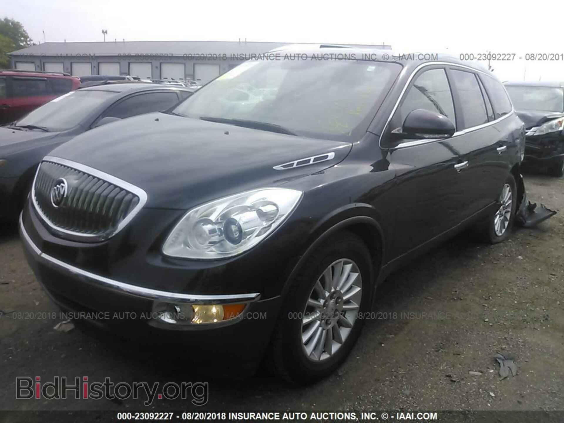 2012 Buick Enclave - VIN: 5GAKRCED7CJ227827 - Фото 2