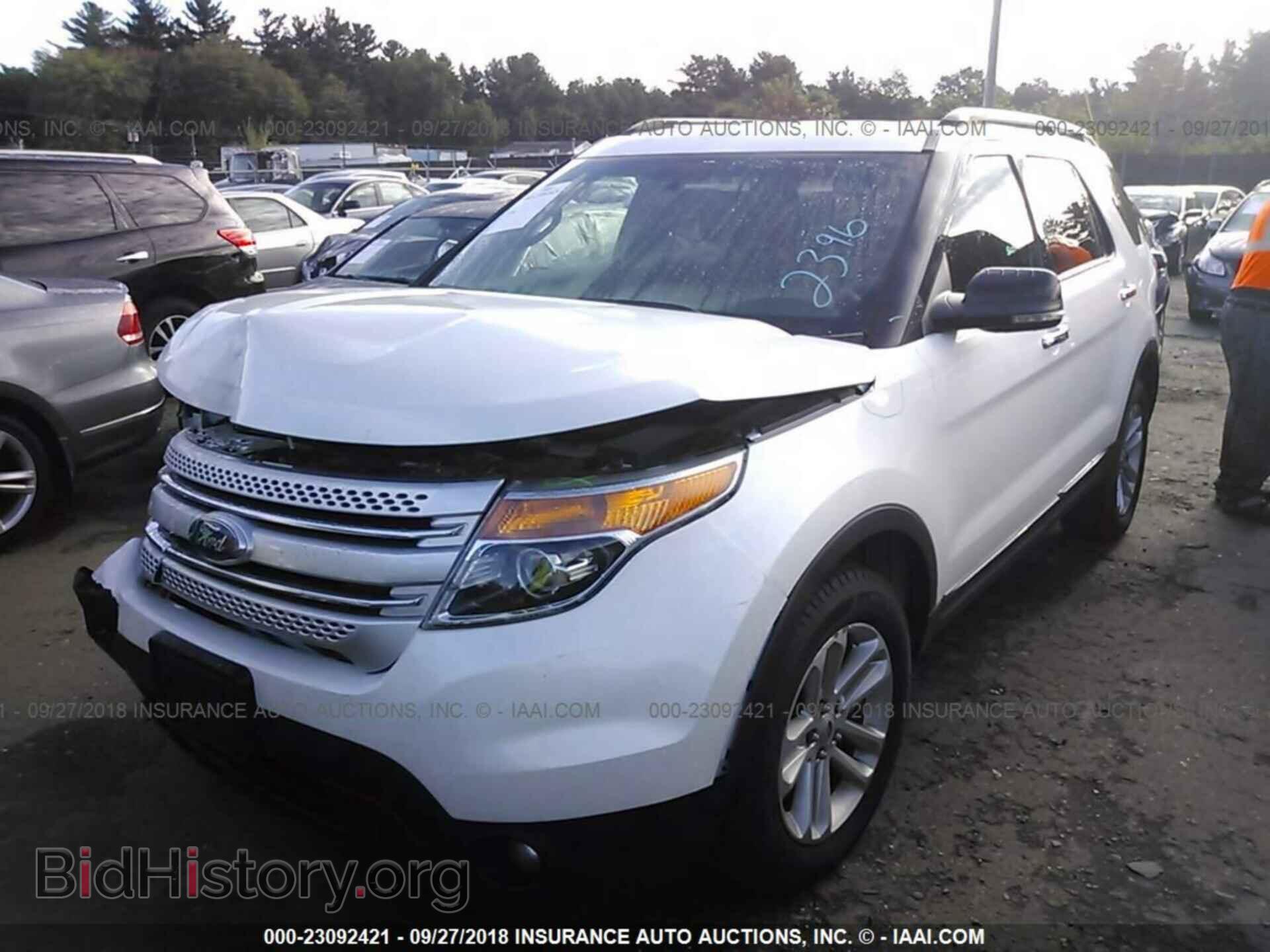 2012 Ford Explorer - VIN: 1FMHK8D86CGA46399 - Photo 2