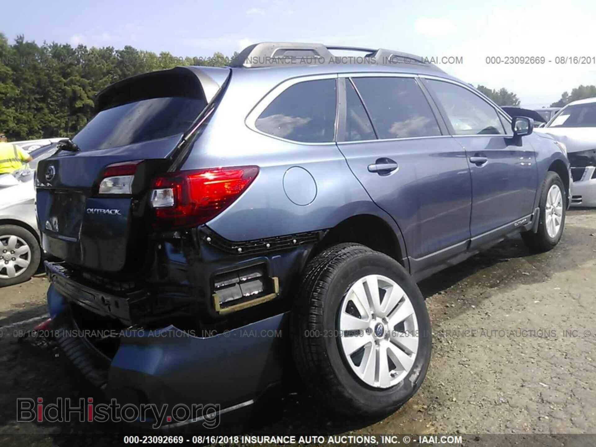 2015 Subaru Outback - VIN: 4S4BSBCC4F3201715 - Photo 4