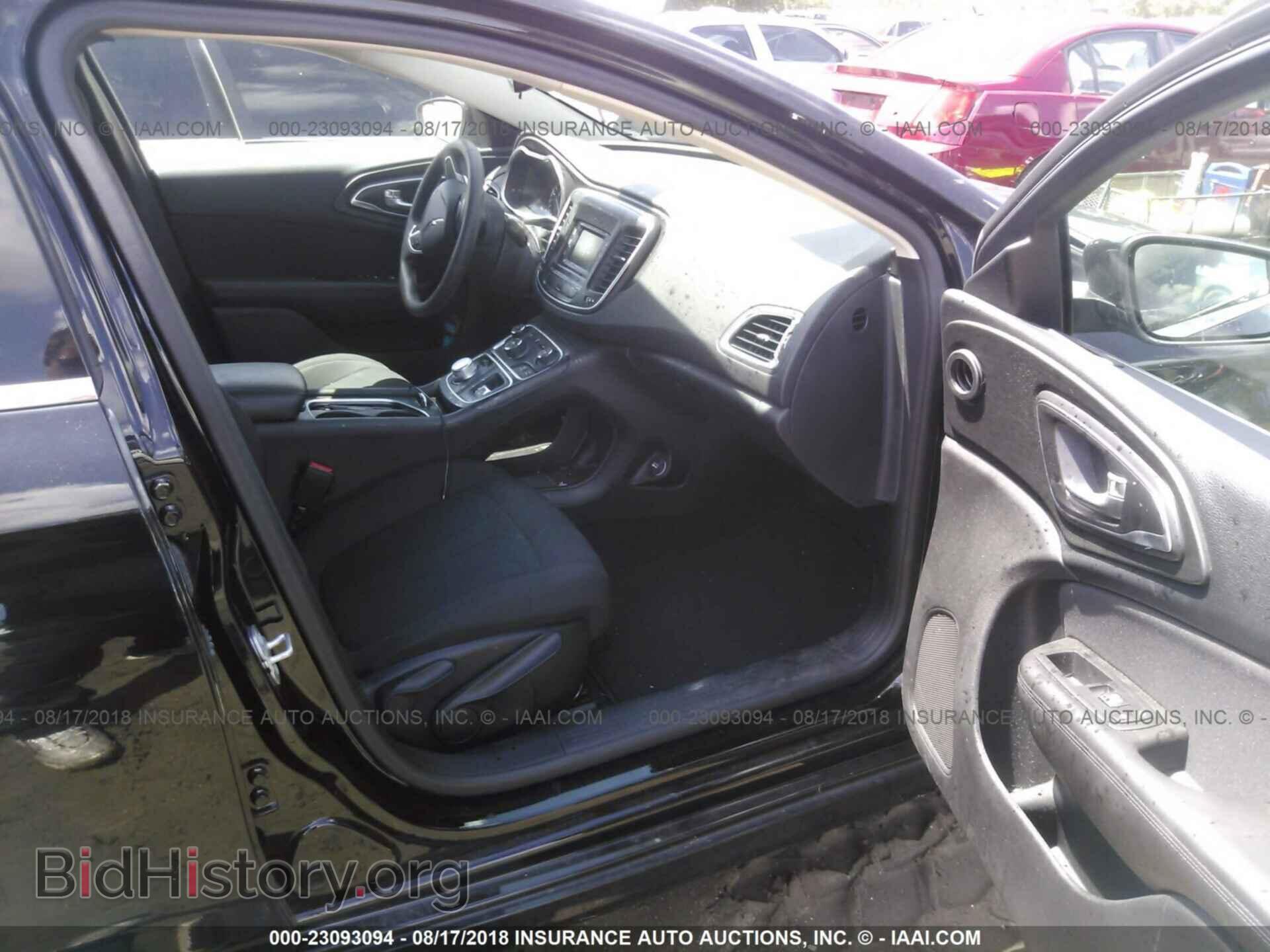 2016 Chrysler 200 - VIN: 1C3CCCAB8GN122077 - Photo 5