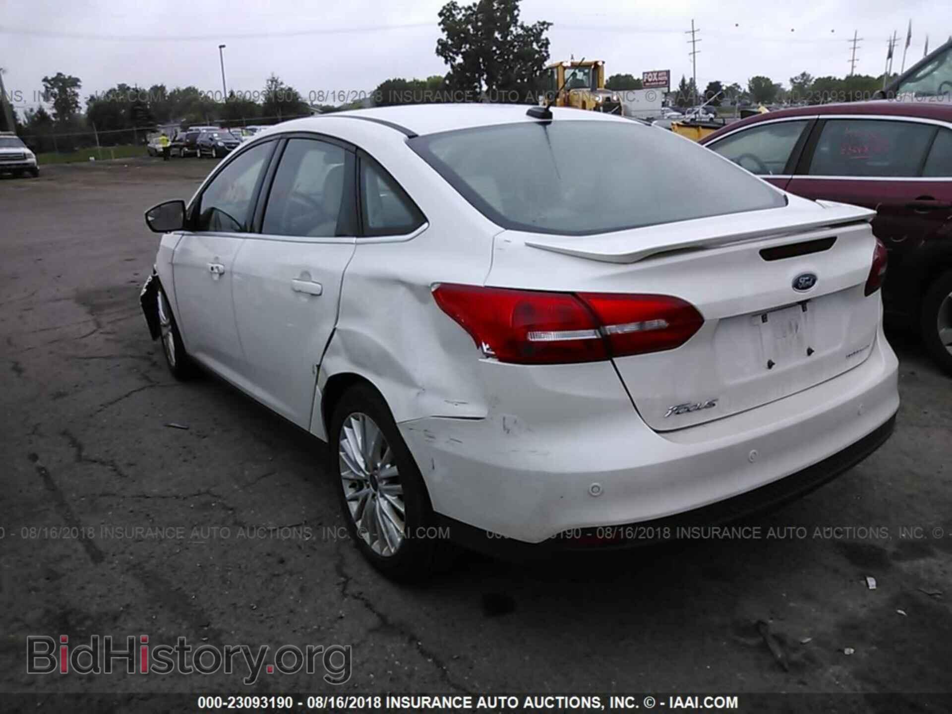 2017 Ford Focus - VIN: 1FADP3J28HL260385 - Фото 3