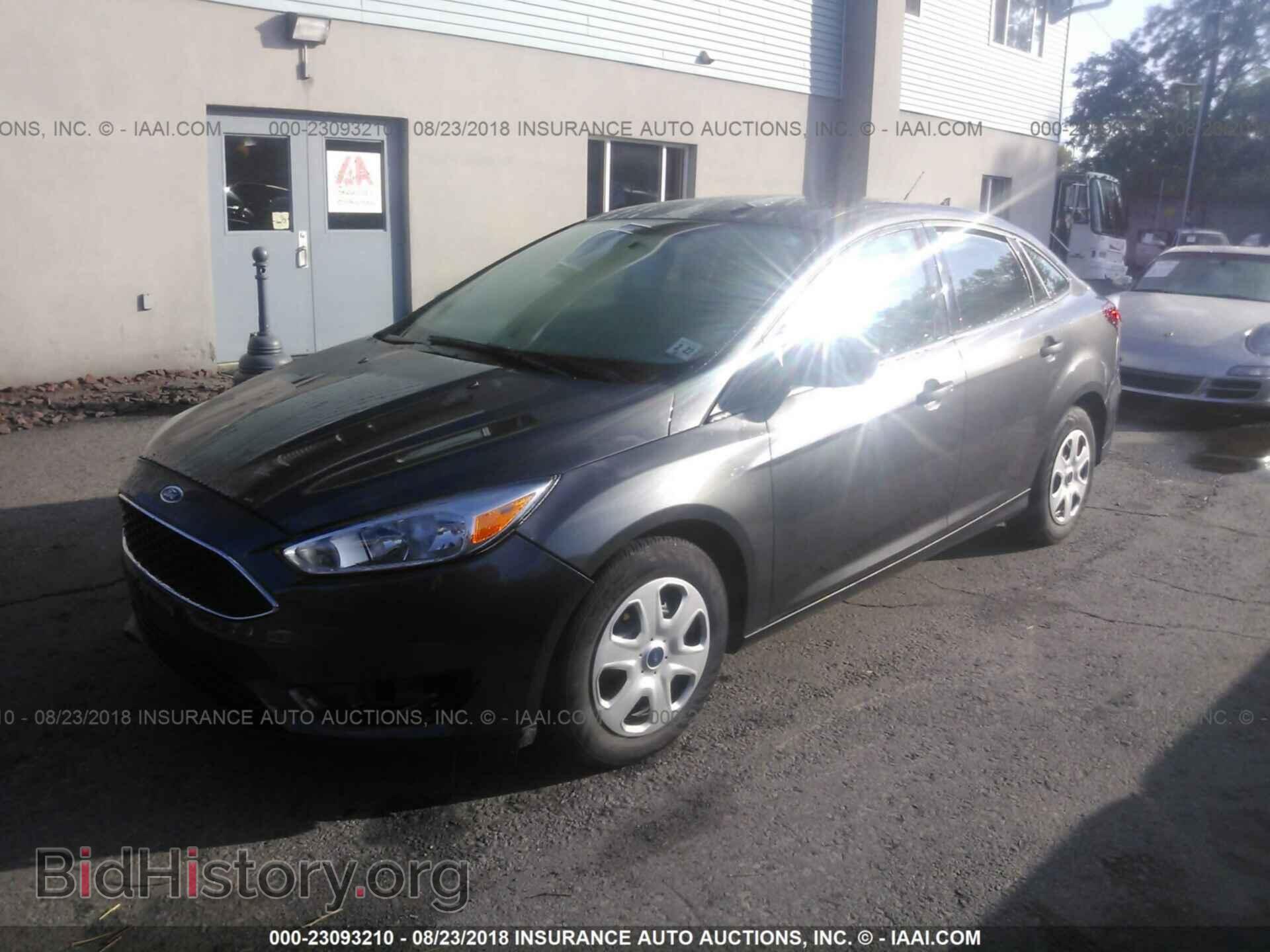 2017 Ford Focus - VIN: 1FADP3E22HL200953 - Photo 2