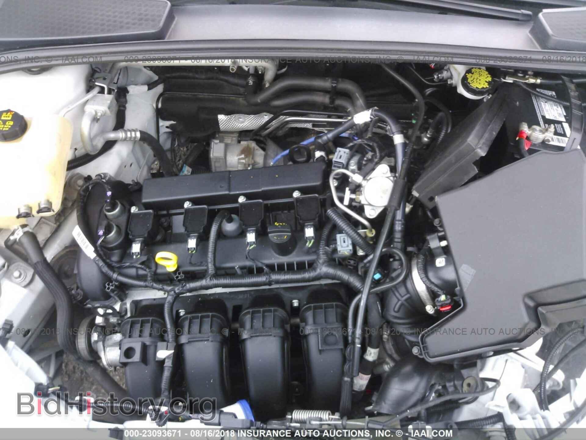 2016 Ford Focus - VIN: 1FADP3F27GL372201 - Photo 10