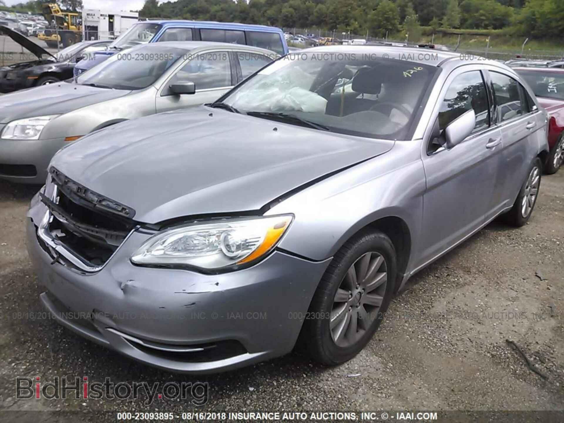 2013 Chrysler 200 - VIN: 1C3CCBBB1DN583853 - Photo 2