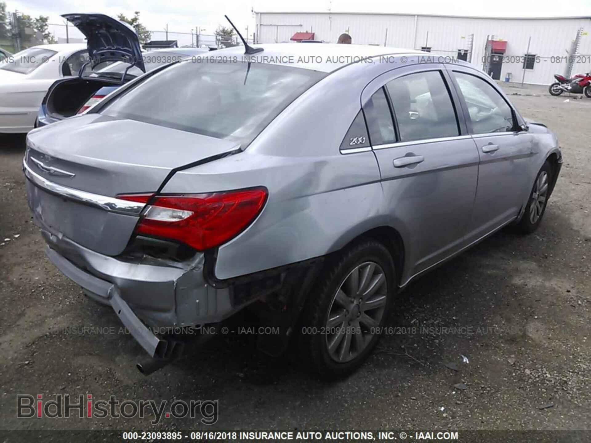 2013 Chrysler 200 - VIN: 1C3CCBBB1DN583853 - Photo 4