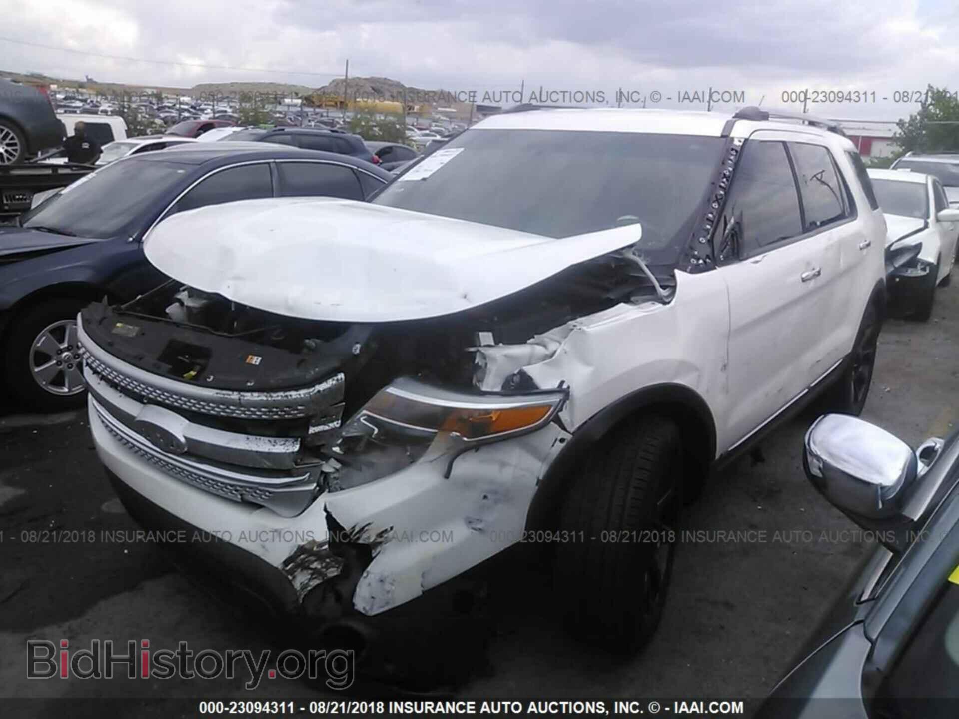 2012 Ford Explorer - VIN: 1FMHK8D82CGA13299 - Фото 2