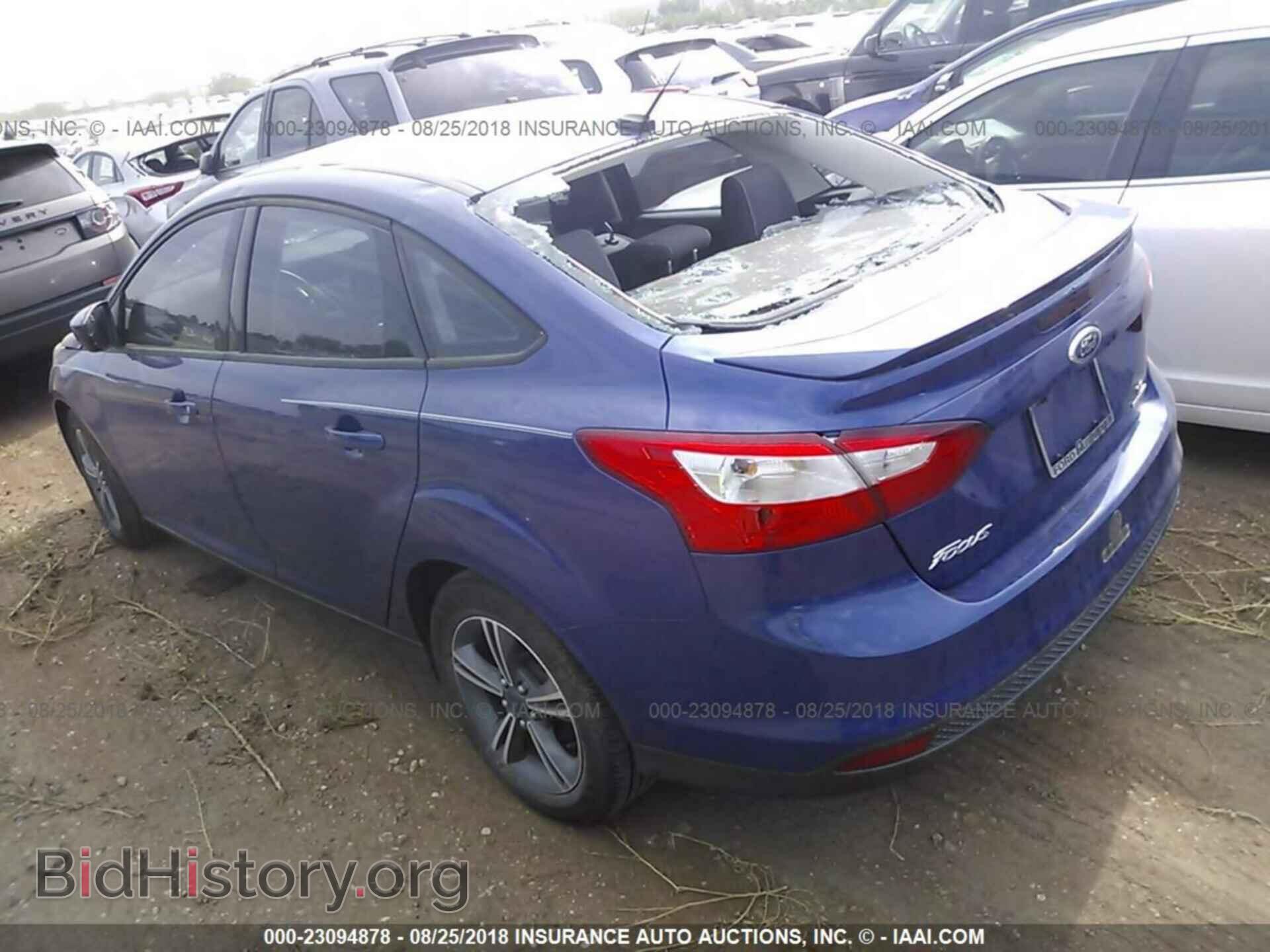 2012 Ford Focus - VIN: 1FAHP3F22CL370643 - Photo 3
