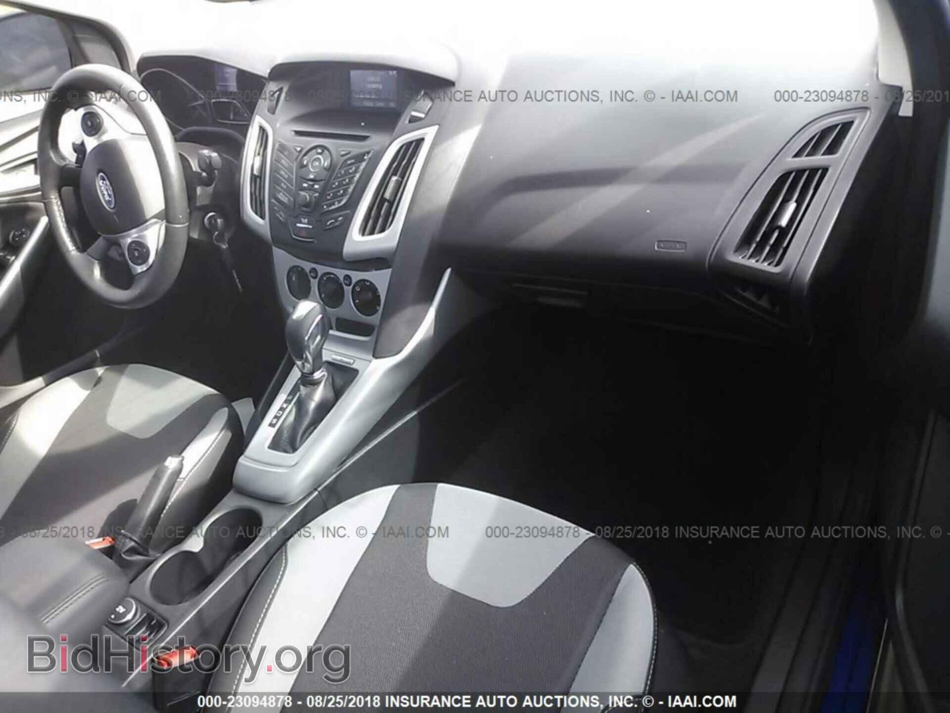 2012 Ford Focus - VIN: 1FAHP3F22CL370643 - Photo 5