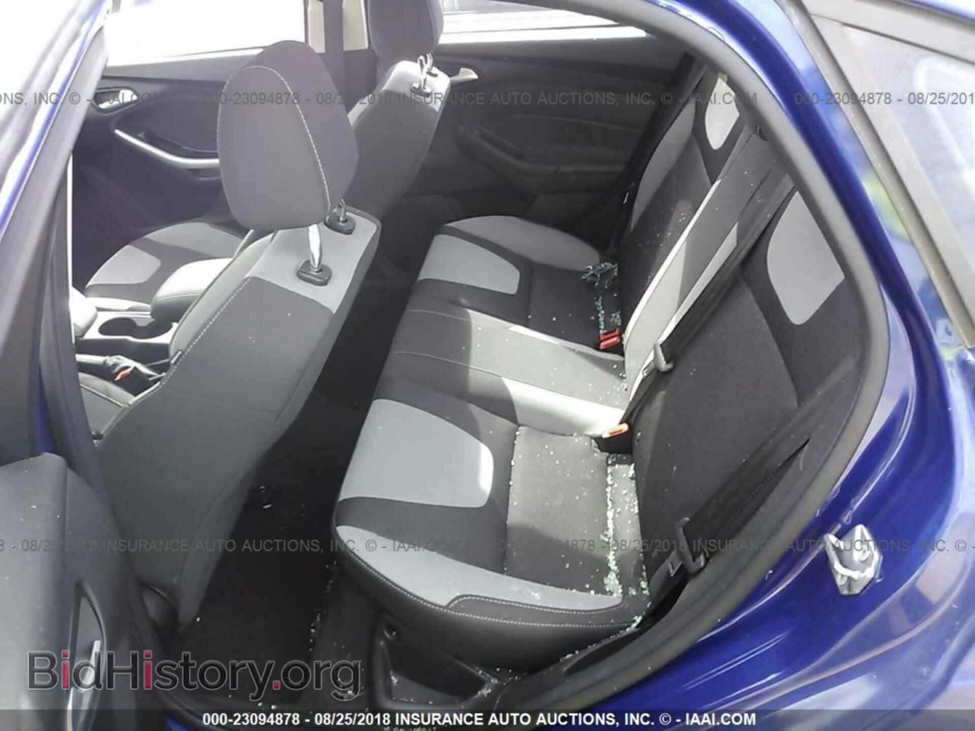 2012 Ford Focus - VIN: 1FAHP3F22CL370643 - Photo 8