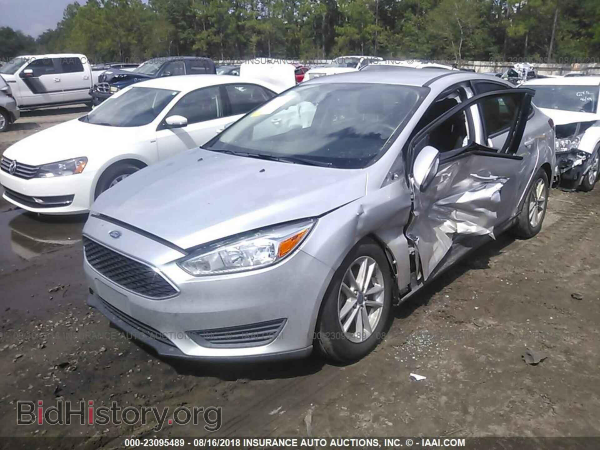 2017 Ford Focus - VIN: 1FADP3FE4HL338308 - Photo 2