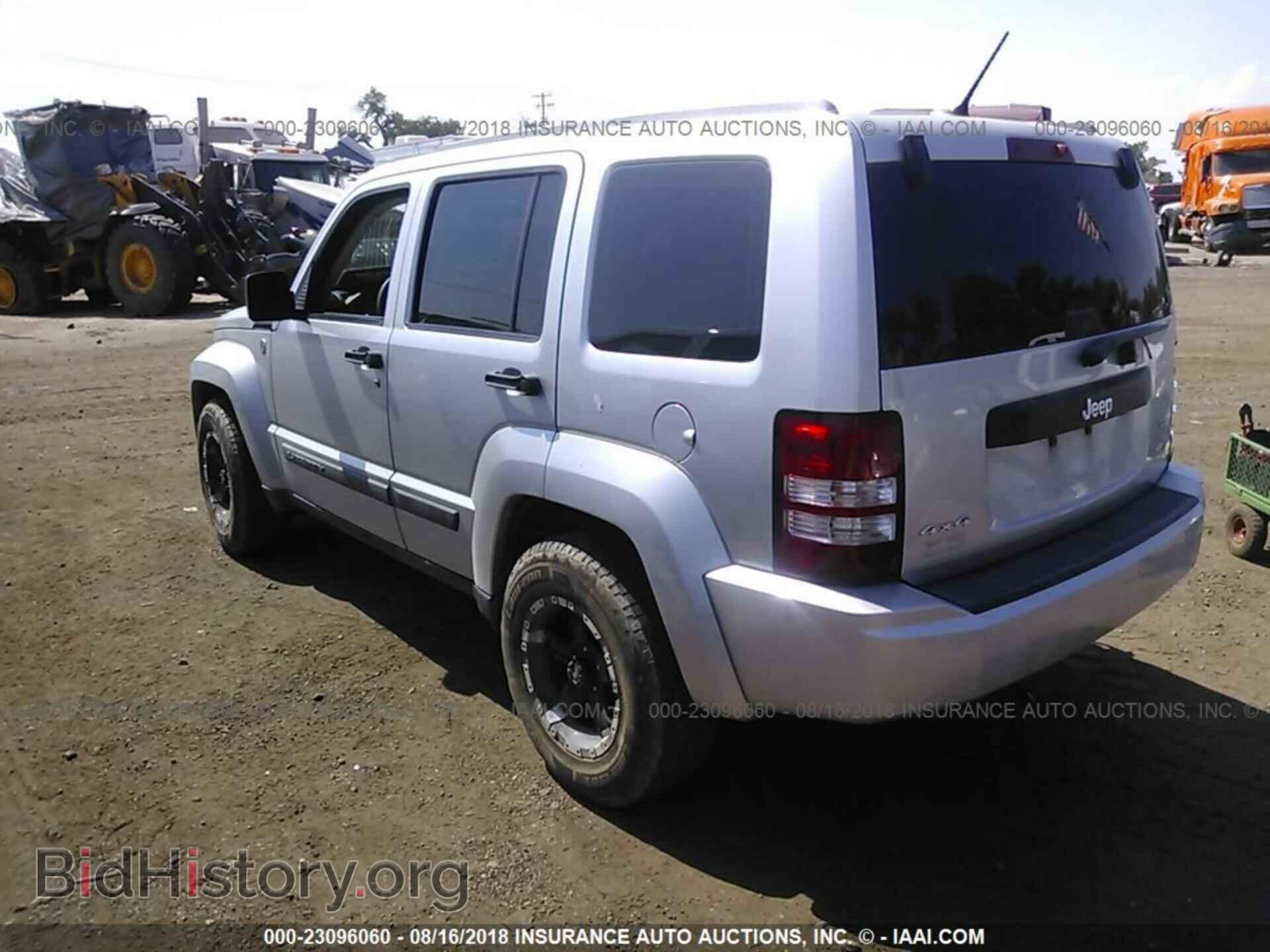 2011 Jeep Liberty - VIN: 1J4PN2GK5BW572288 - Фото 3