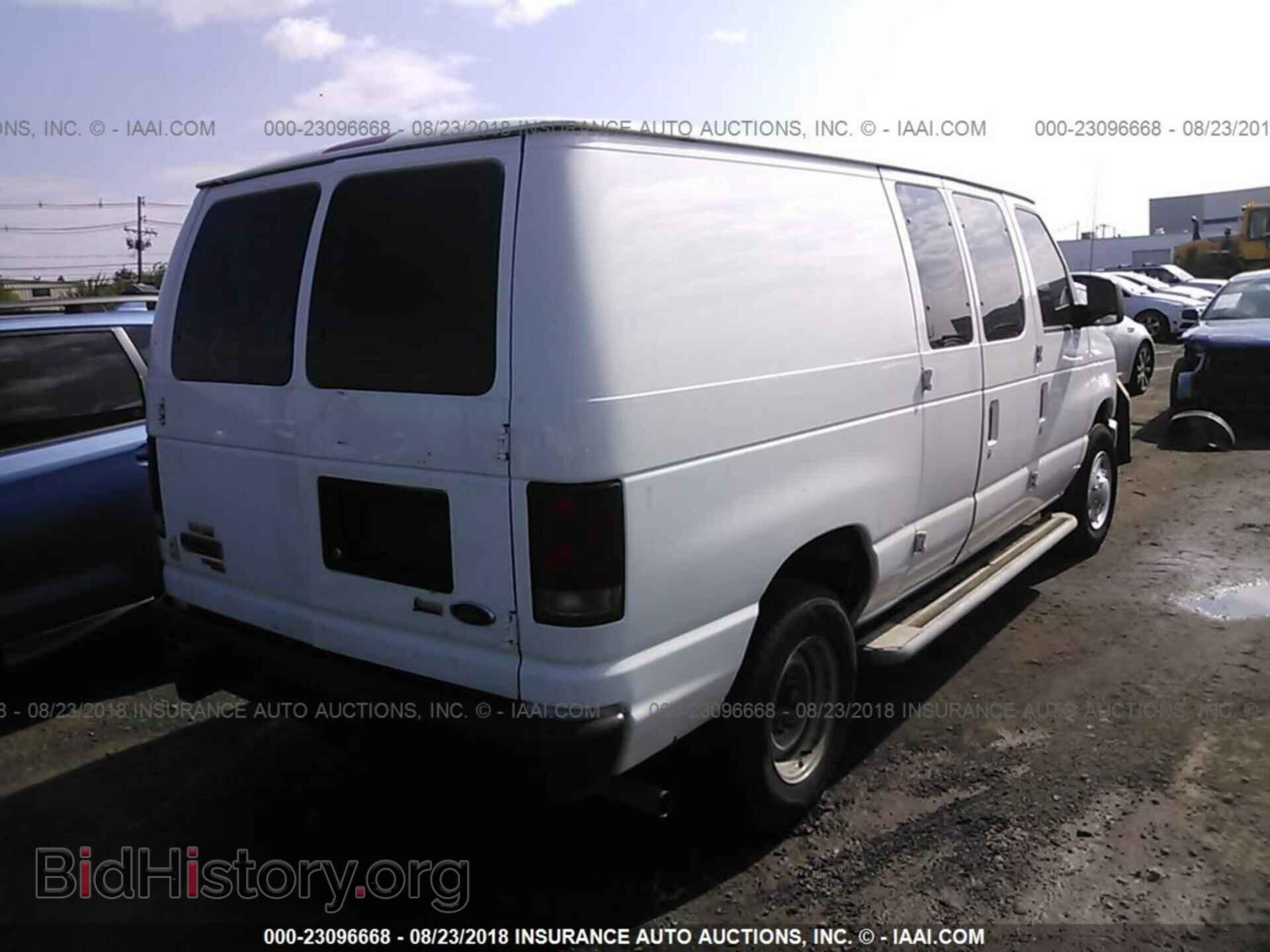 2011 Ford Econoline - VIN: 1FTNE2EW8BDA49751 - Photo 4