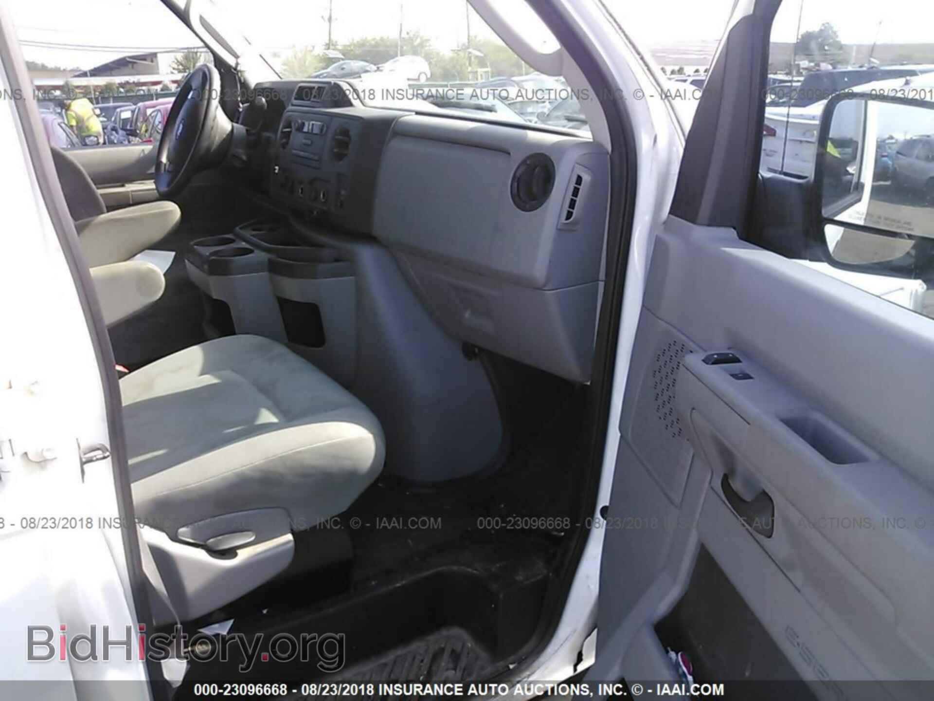 2011 Ford Econoline - VIN: 1FTNE2EW8BDA49751 - Photo 5