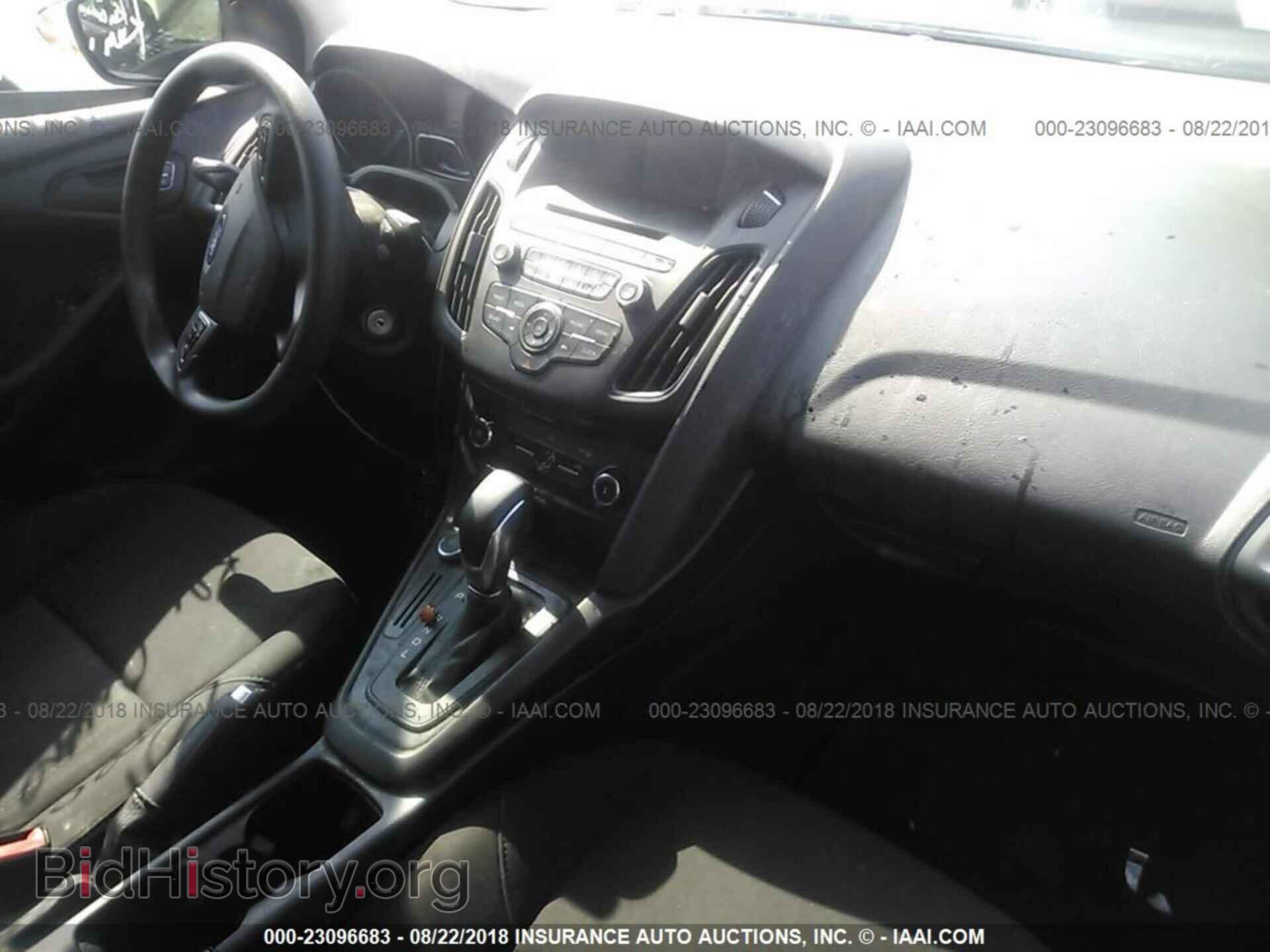 2017 Ford Focus - VIN: 1FADP3E24HL340325 - Photo 5