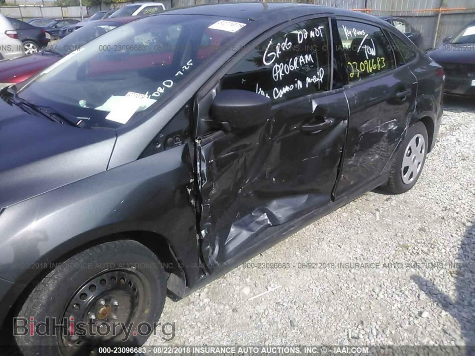 2017 Ford Focus - VIN: 1FADP3E24HL340325 - Photo 6