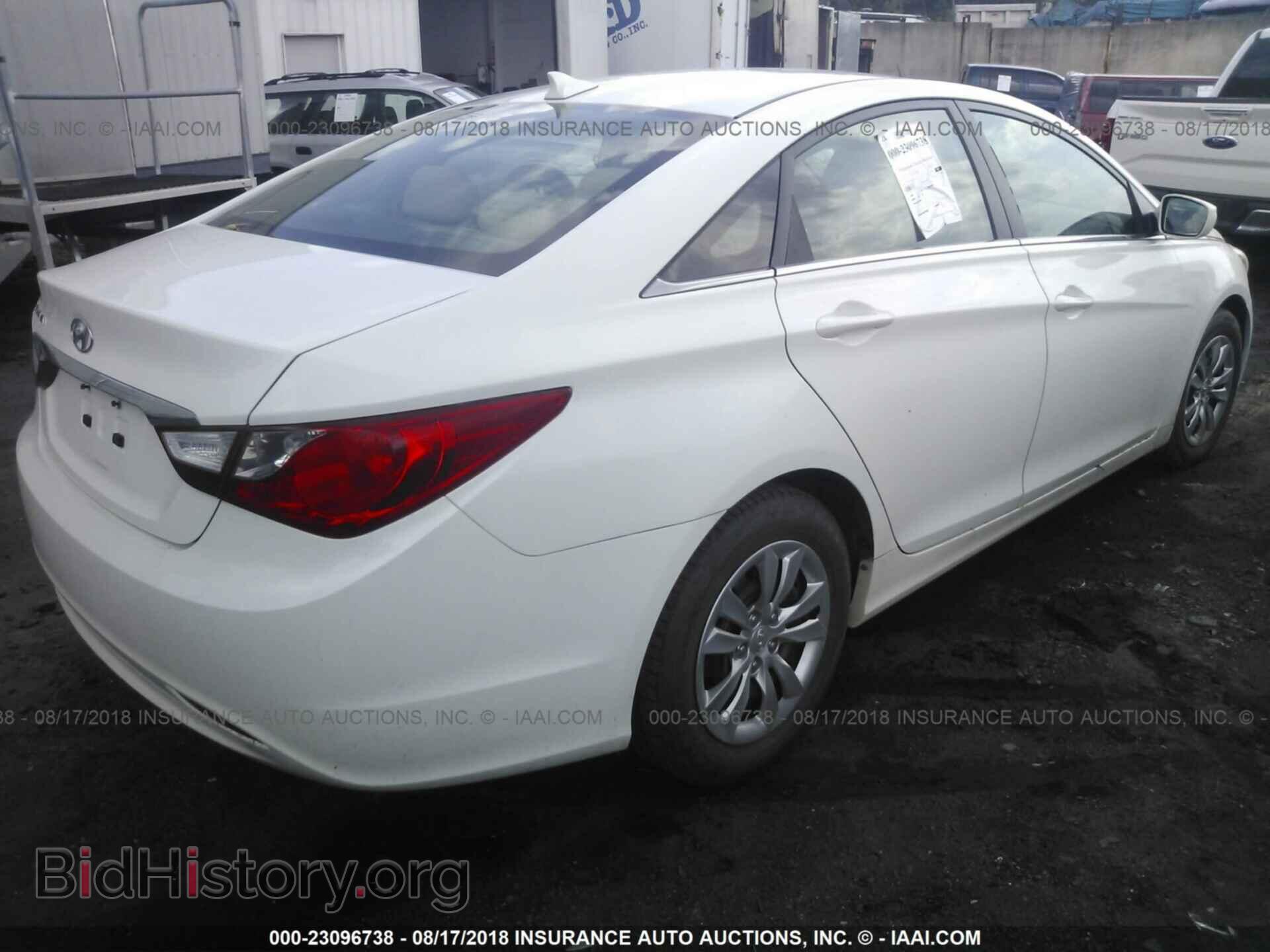 2012 Hyundai Sonata - VIN: 5NPEB4AC5CH371565 - Photo 4