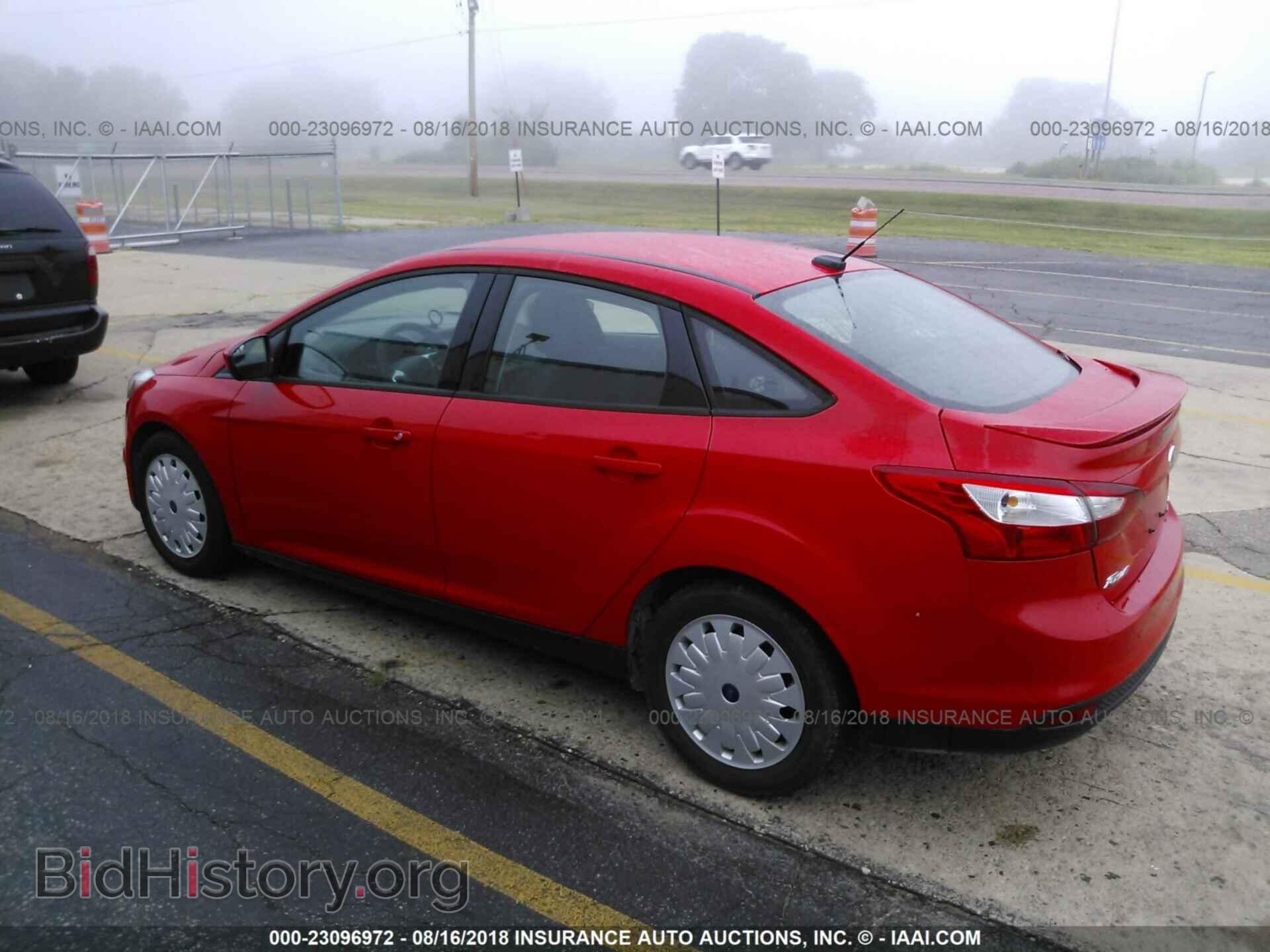 2012 Ford Focus - VIN: 1FAHP3F20CL390812 - Photo 3