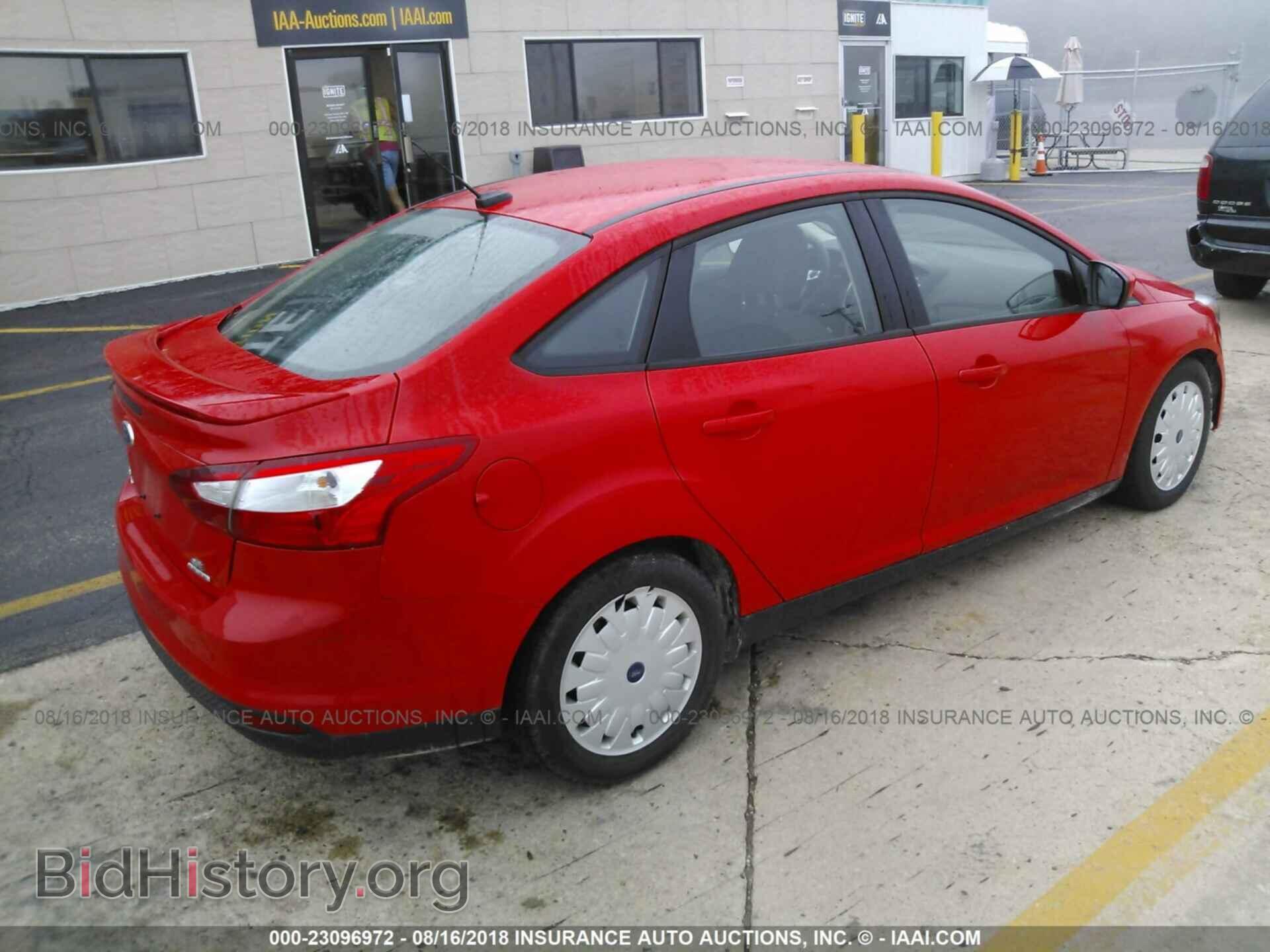 2012 Ford Focus - VIN: 1FAHP3F20CL390812 - Photo 4