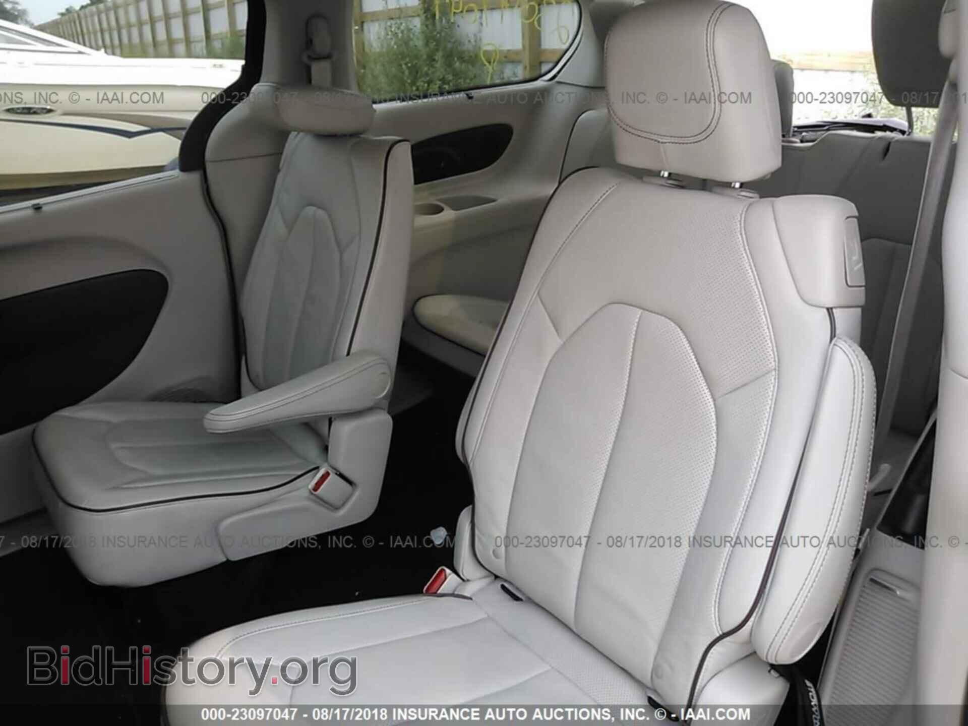 2017 Chrysler Pacifica - VIN: 2C4RC1GG2HR607946 - Фото 8