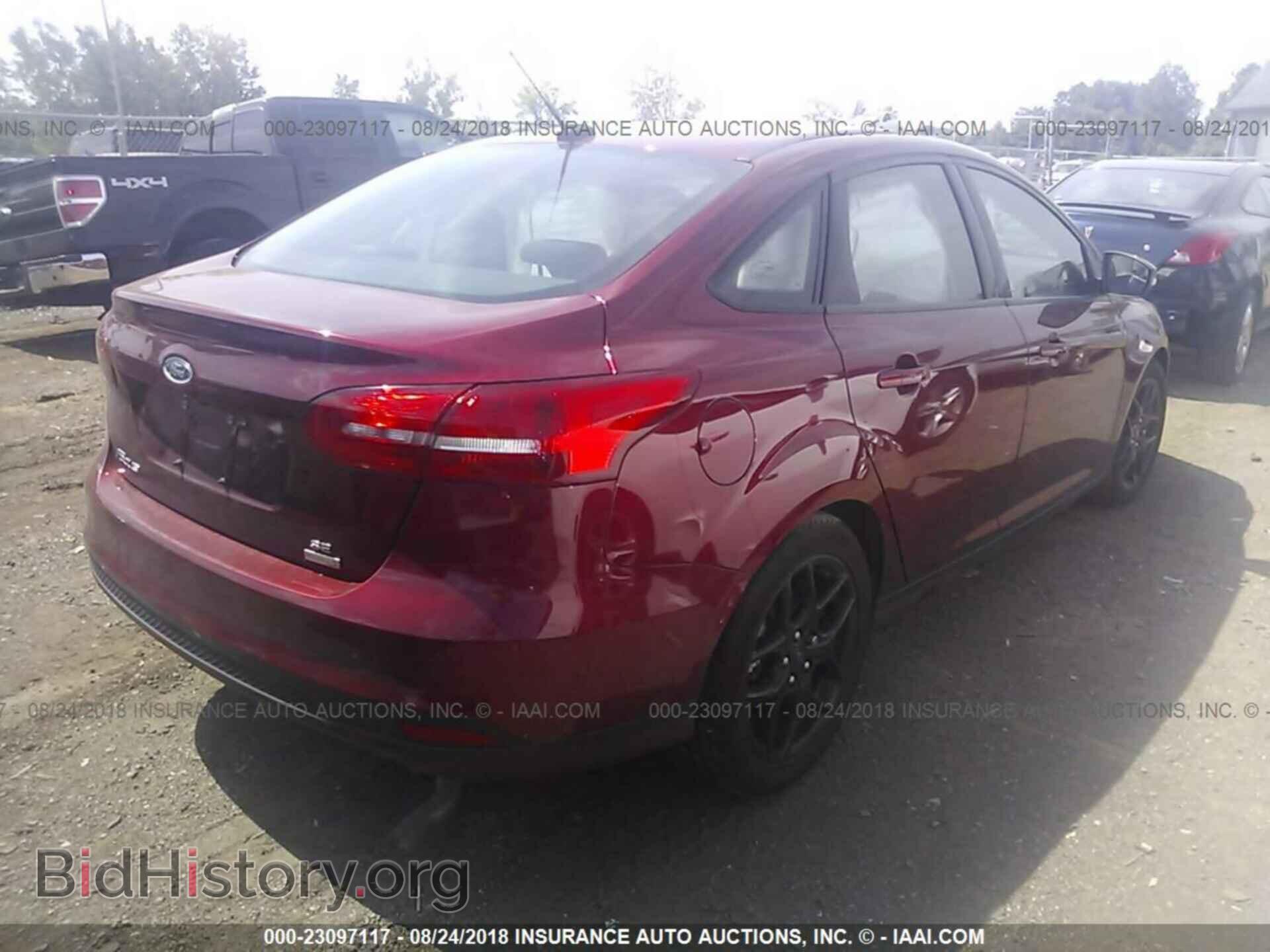 2016 Ford Focus - VIN: 1FADP3FE1GL309850 - Photo 4